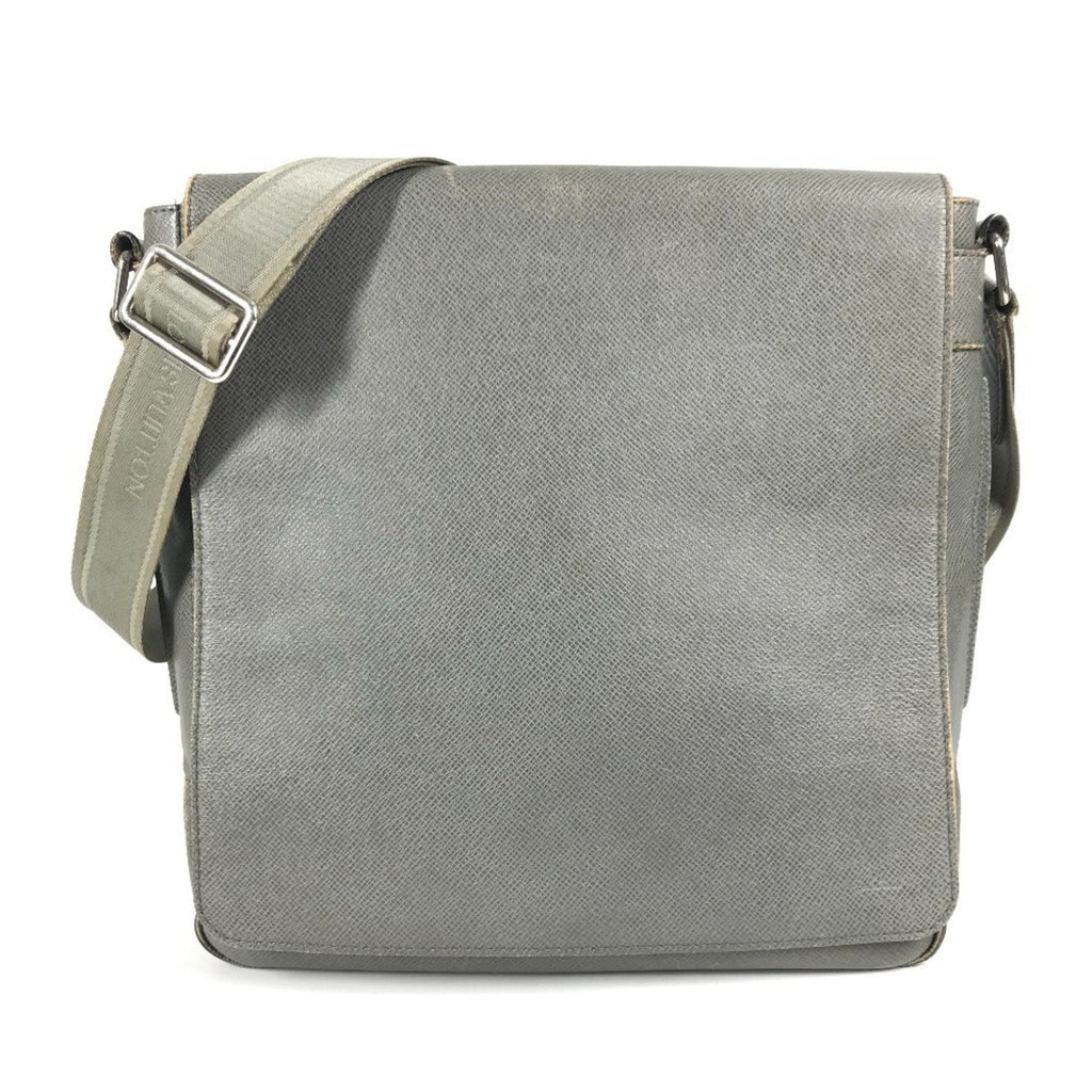 Louis Vuitton Glacier Gray Taiga Leather Messenger Bag Shoulder Bag (Pre-Owned)