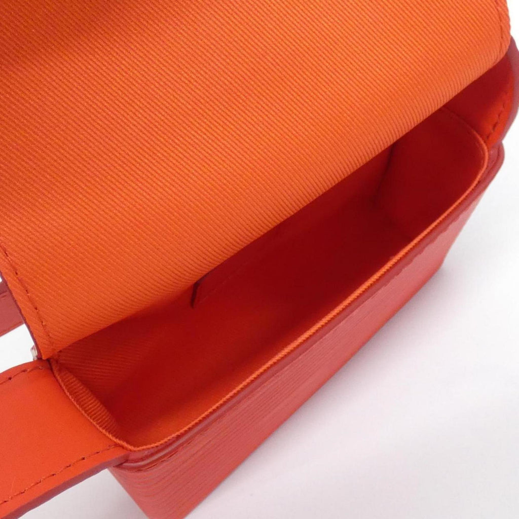 Louis Vuitton Rouge Leather Shoulder Bag (Pre-Owned)