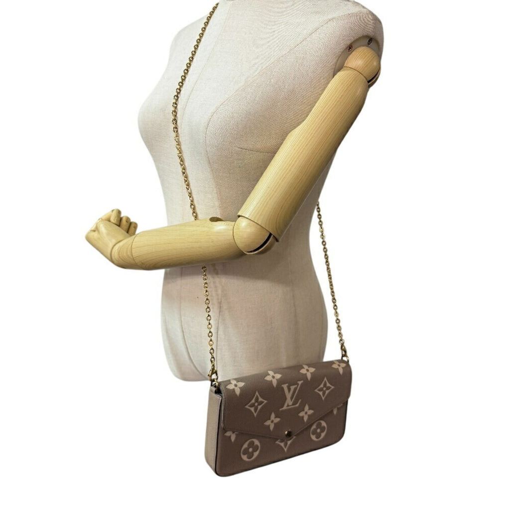 Louis Vuitton Gray Grayish Leather Pochette Shoulder Bag (Pre-Owned)