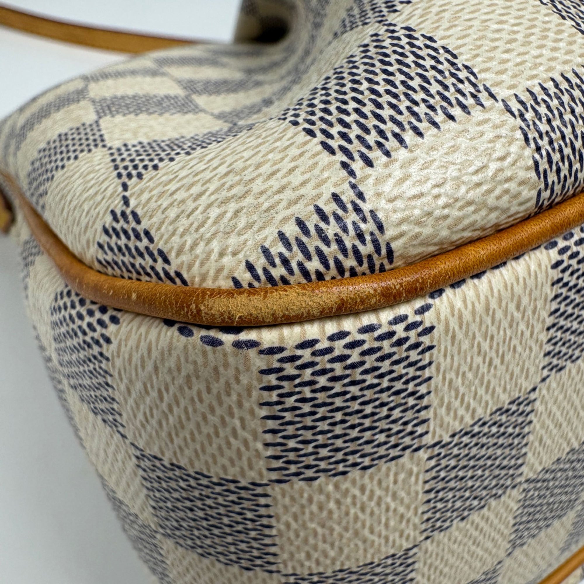 Louis Vuitton White Damier Azur Shoulder Bag (Pre-Owned)