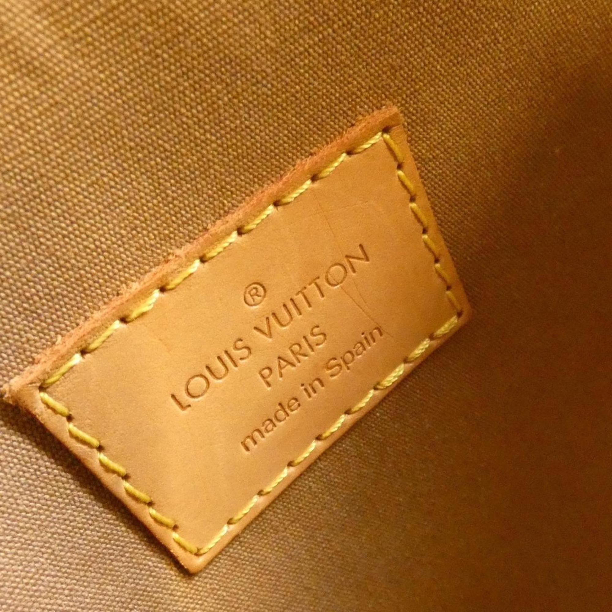 Louis Vuitton Gold Pouch (Pre-Owned)