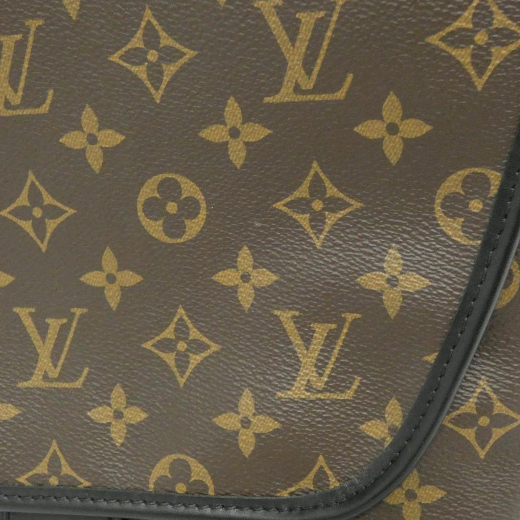 Louis Vuitton Marron Coated Canvas Shoulder Bag (Pre-Owned)