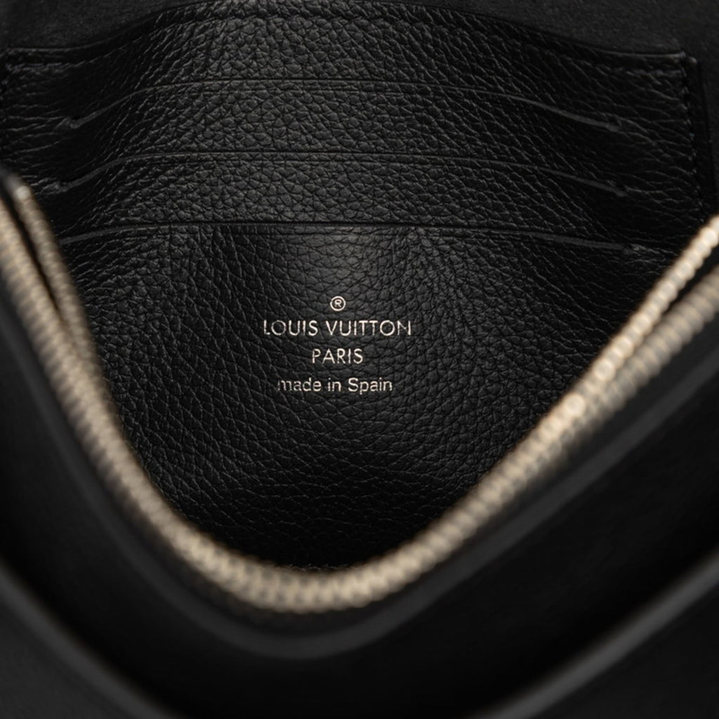 Louis Vuitton Black Leather Pochette Shoulder Bag (Pre-Owned)