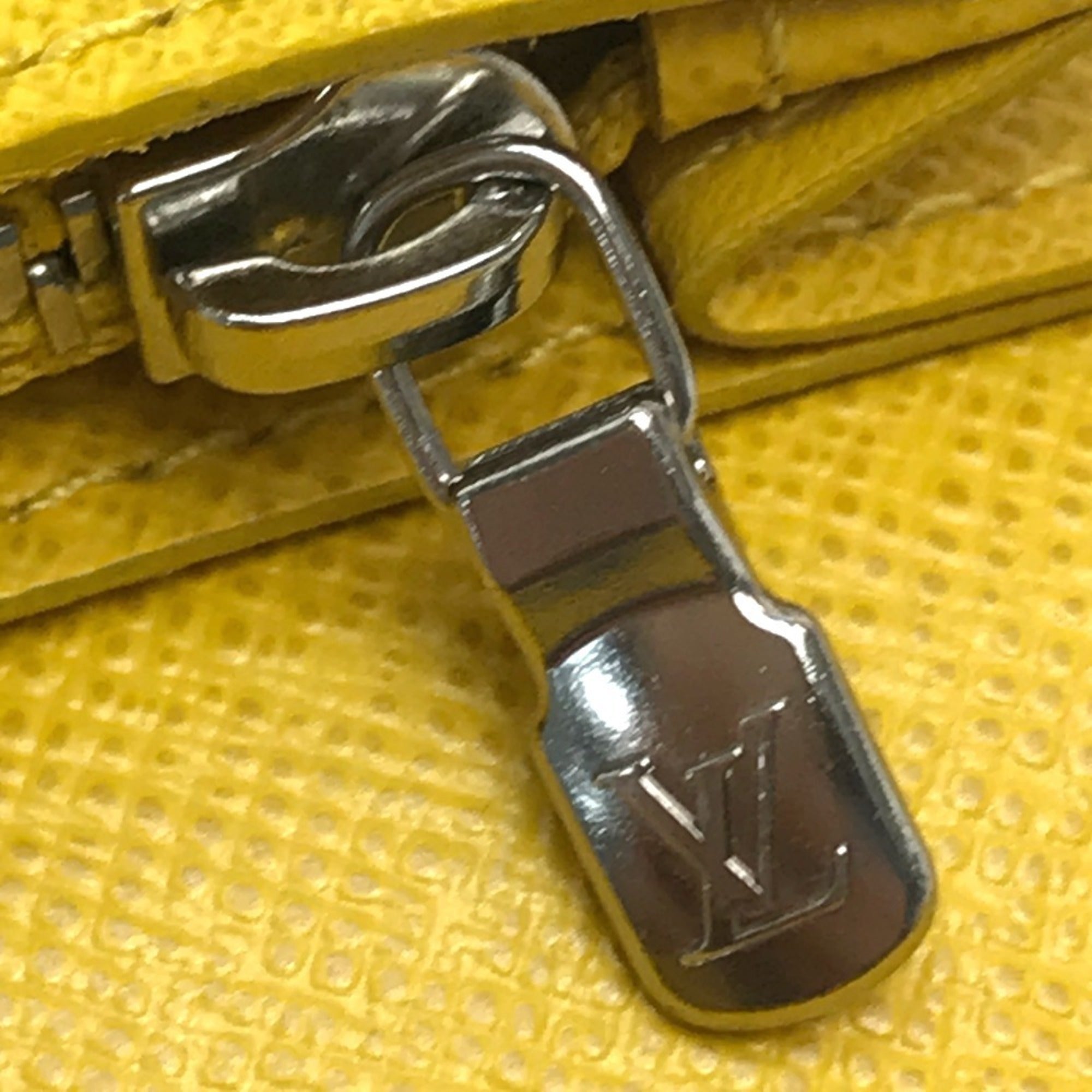 Louis Vuitton Taiga Jaune Yellow Taiga Leather Long Wallet (Bi-Fold) (Pre-Owned)