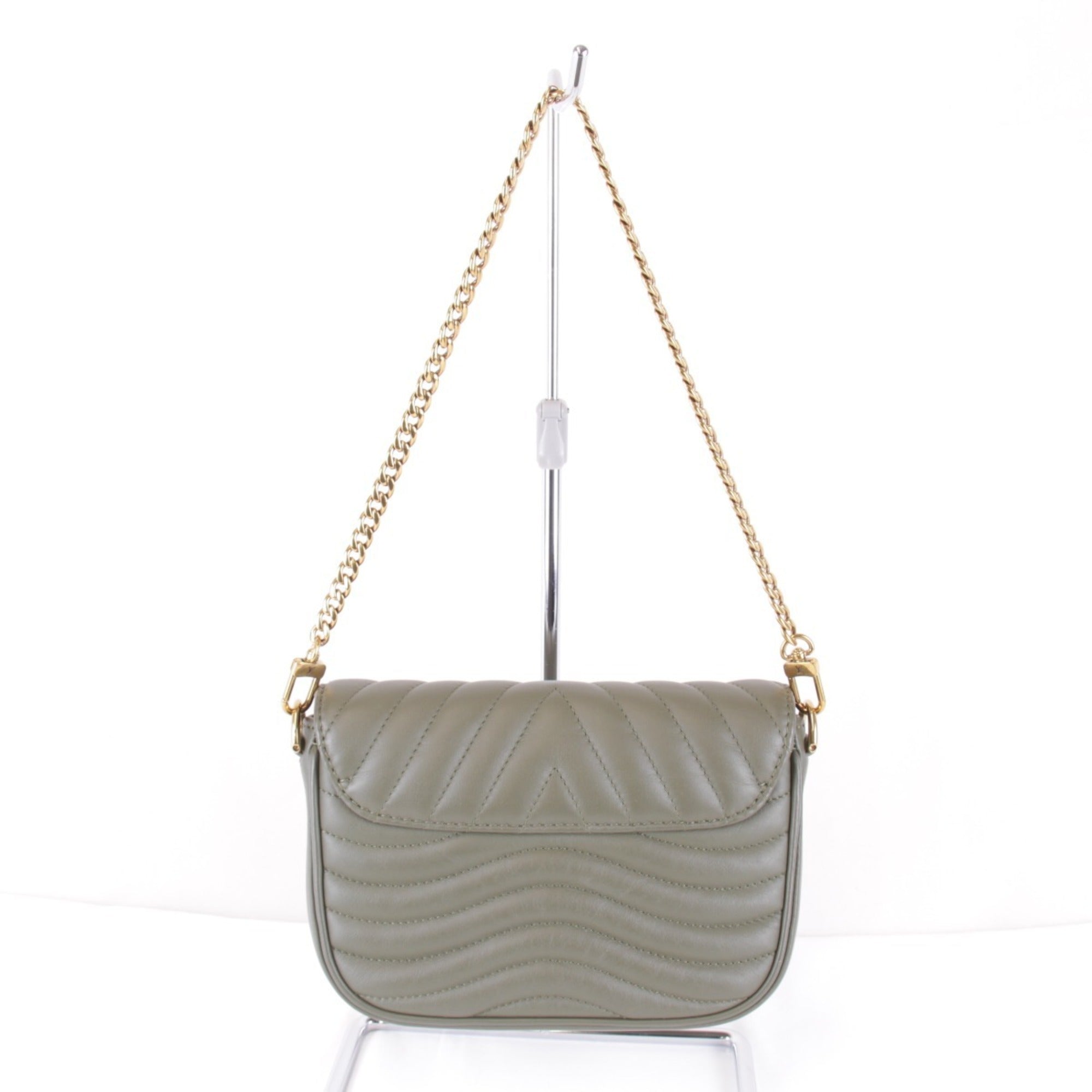 Louis Vuitton Khaki Leather Shoulder Bag (Pre-Owned)