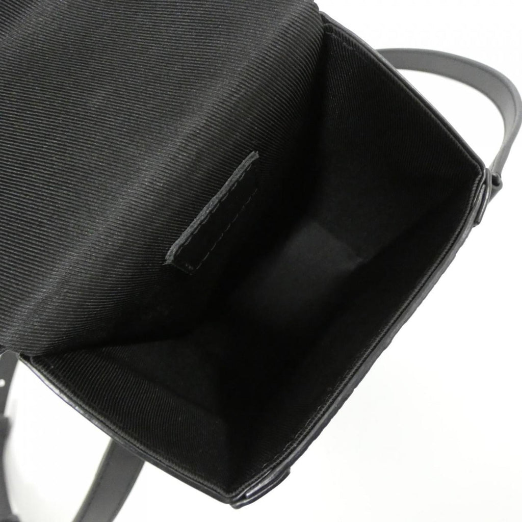 Louis Vuitton Black Leather Shoulder Bag (Pre-Owned)