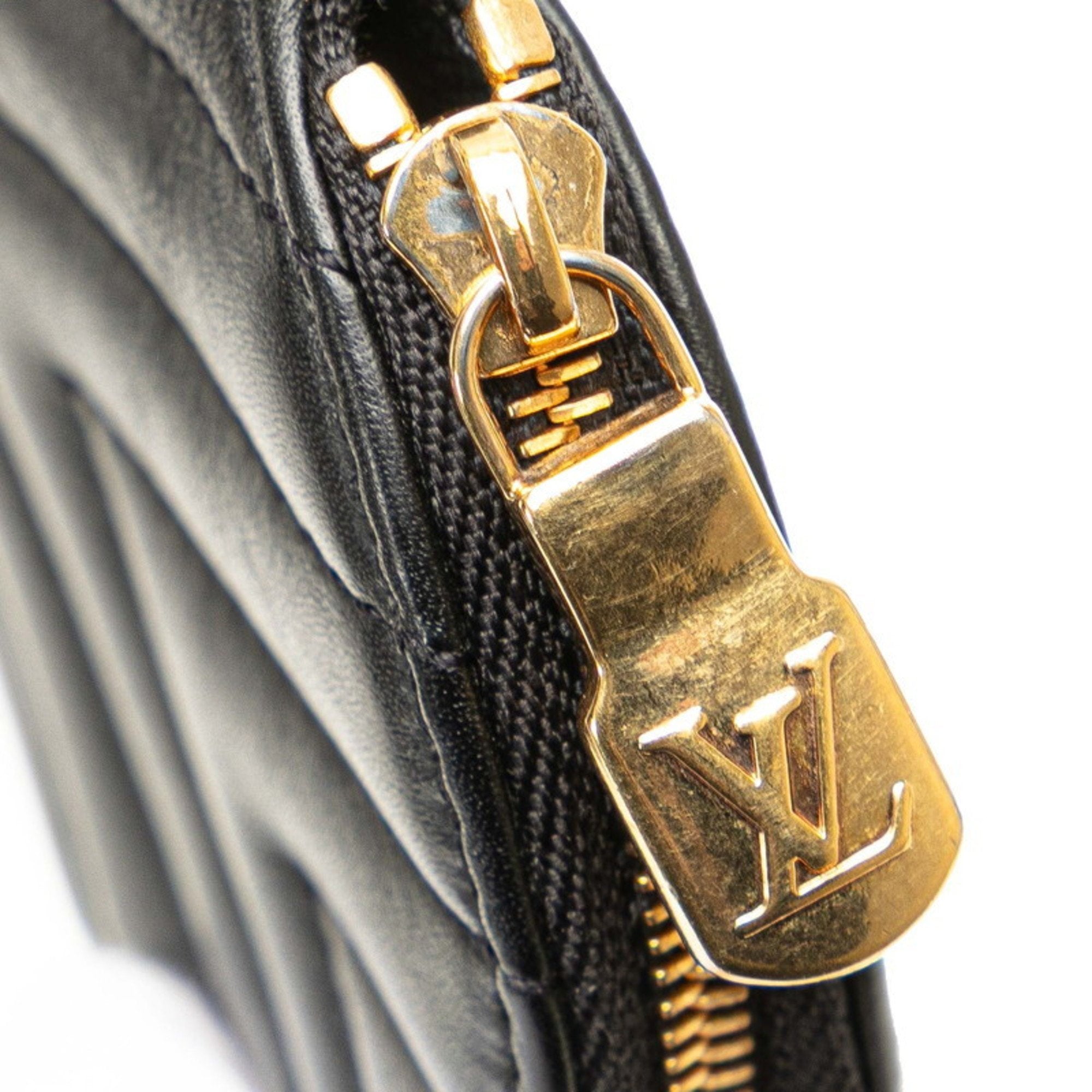 Louis Vuitton Black Noir Leather Pochette Shoulder Bag (Pre-Owned)
