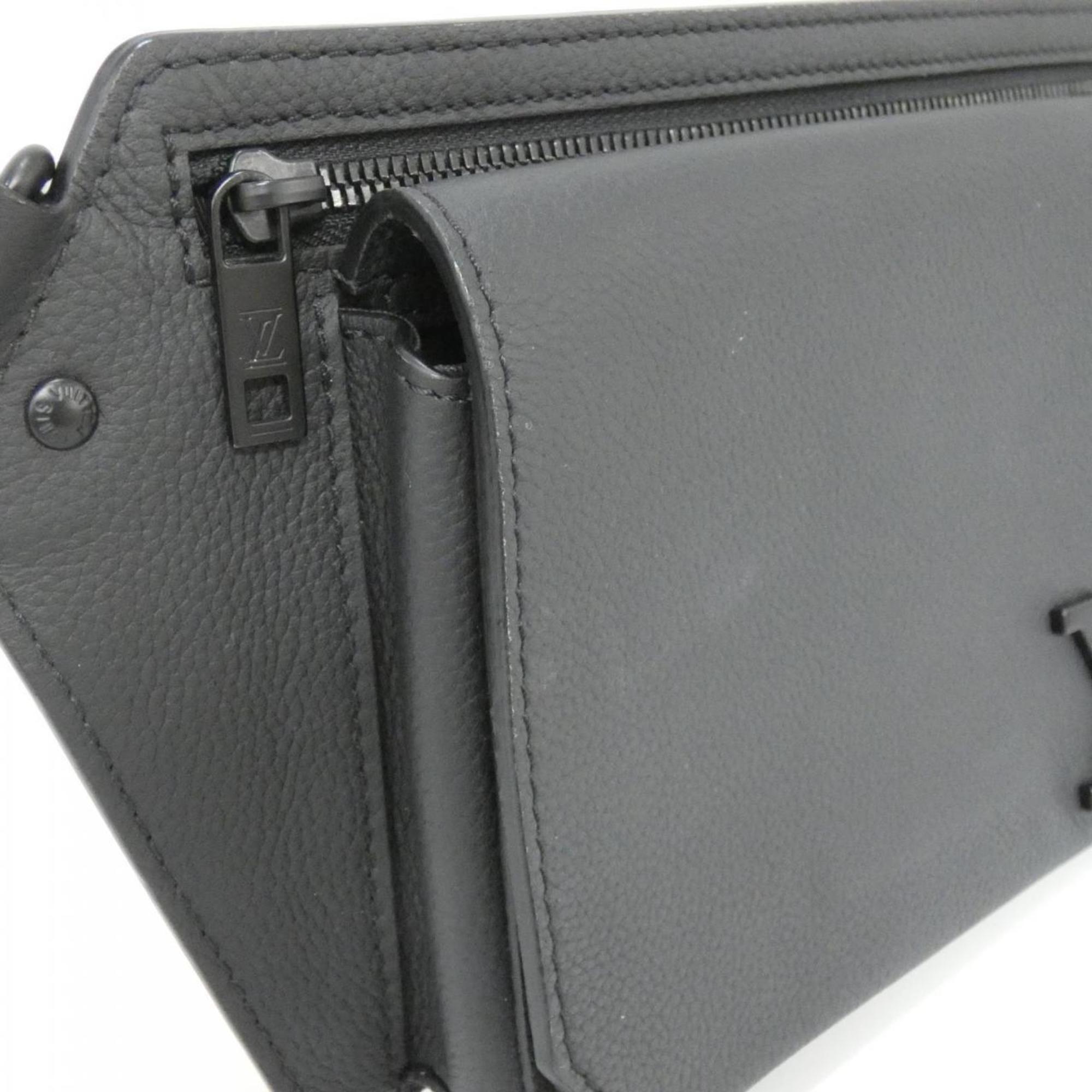 Louis Vuitton Black Leather Shoulder Bag (Pre-Owned)