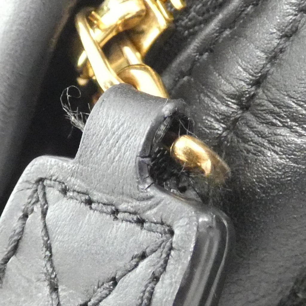 Louis Vuitton Black Leather Shoulder Bag (Pre-Owned)