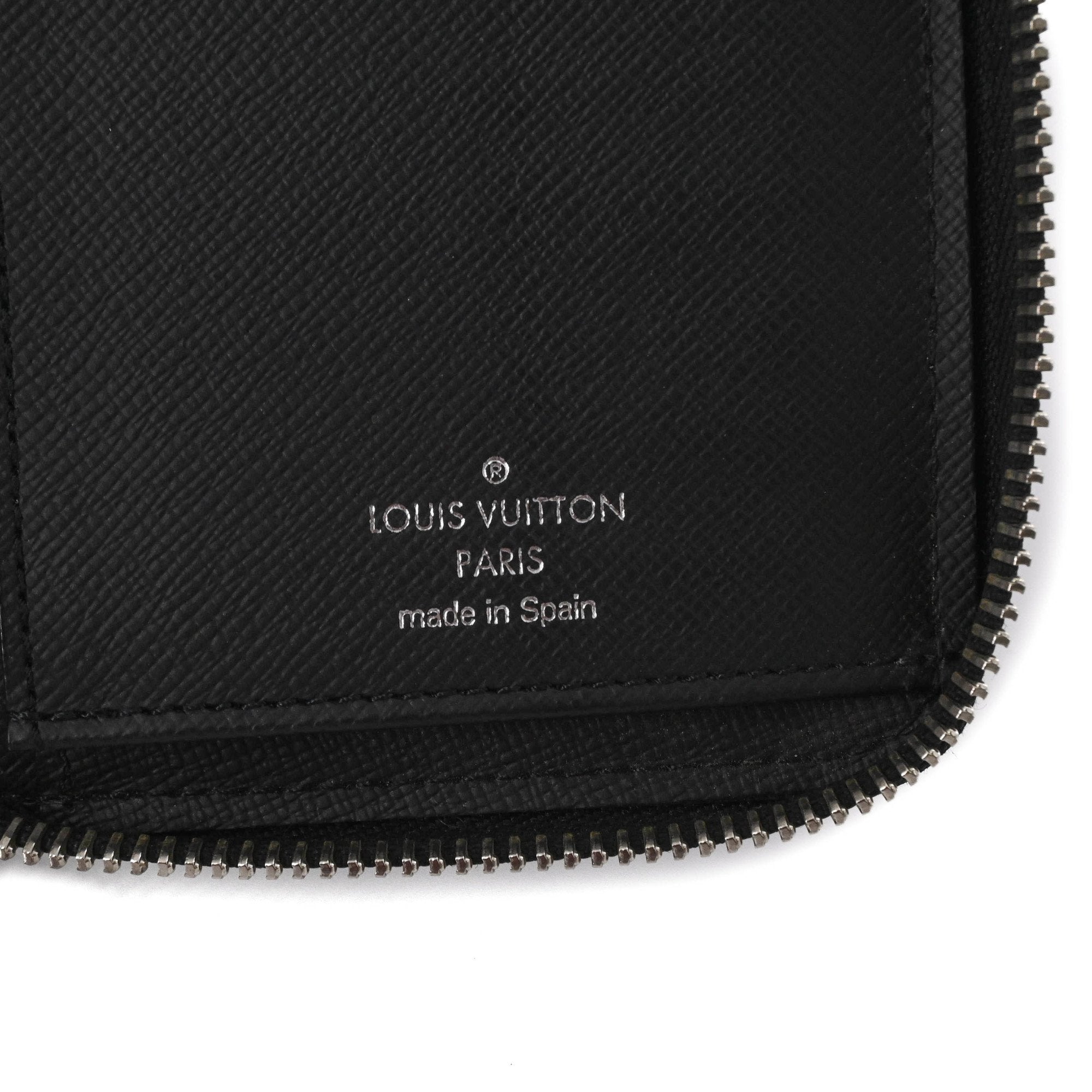 Louis Vuitton Epi Noir Epi Leather Long Wallet (Bi-Fold) (Pre-Owned)