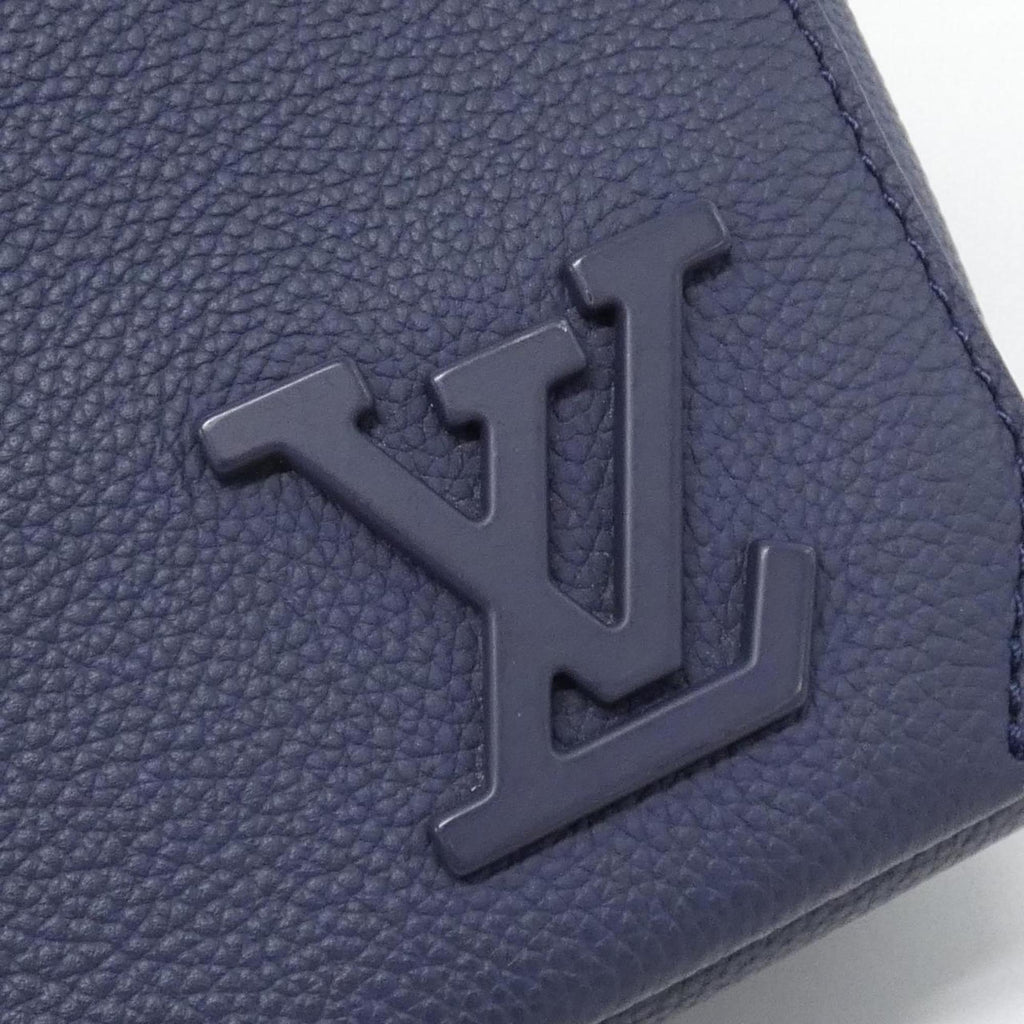 Louis Vuitton Blue Leather Shoulder Bag (Pre-Owned)