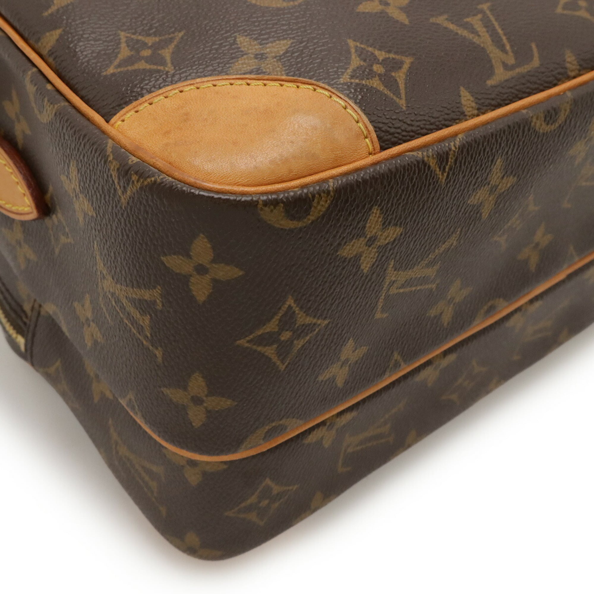 Louis Vuitton Brown Monogram Shoulder Bag (Pre-Owned)