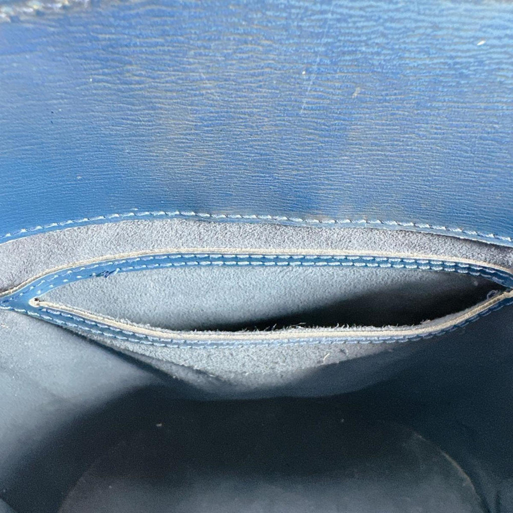 Louis Vuitton Blue Epi Leather Shoulder Bag (Pre-Owned)