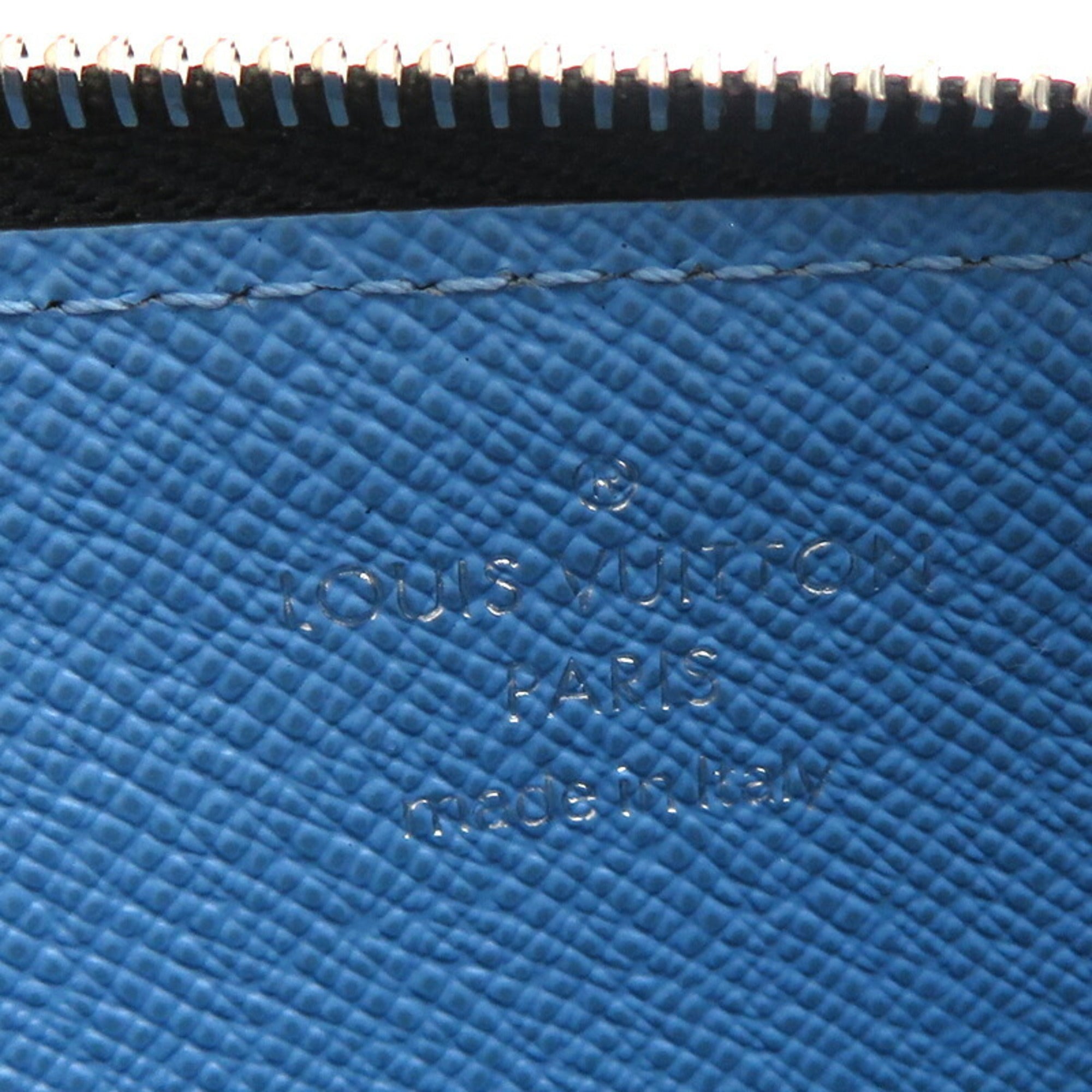 Louis Vuitton Blue Taigarama Card Wallet (Pre-Owned)