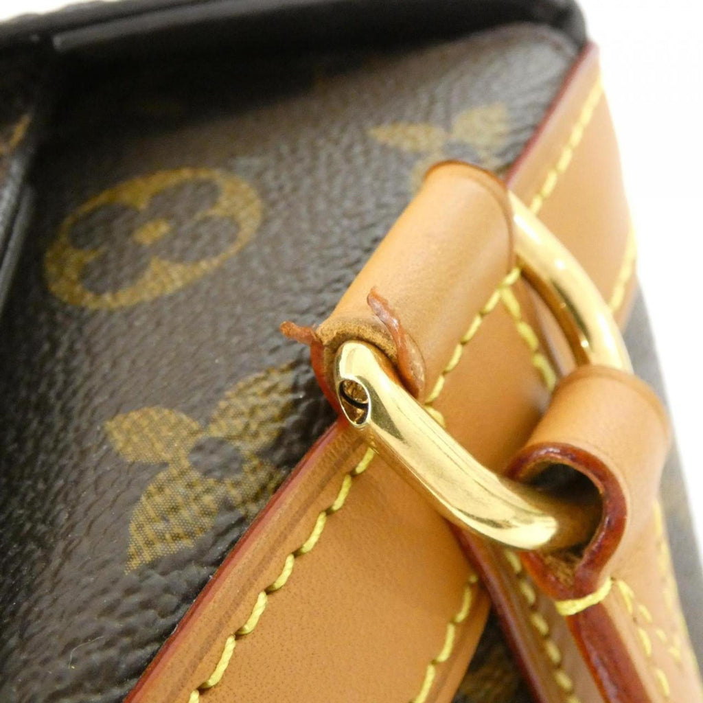 Louis Vuitton Marron Coated Canvas Shoulder Bag (Pre-Owned)
