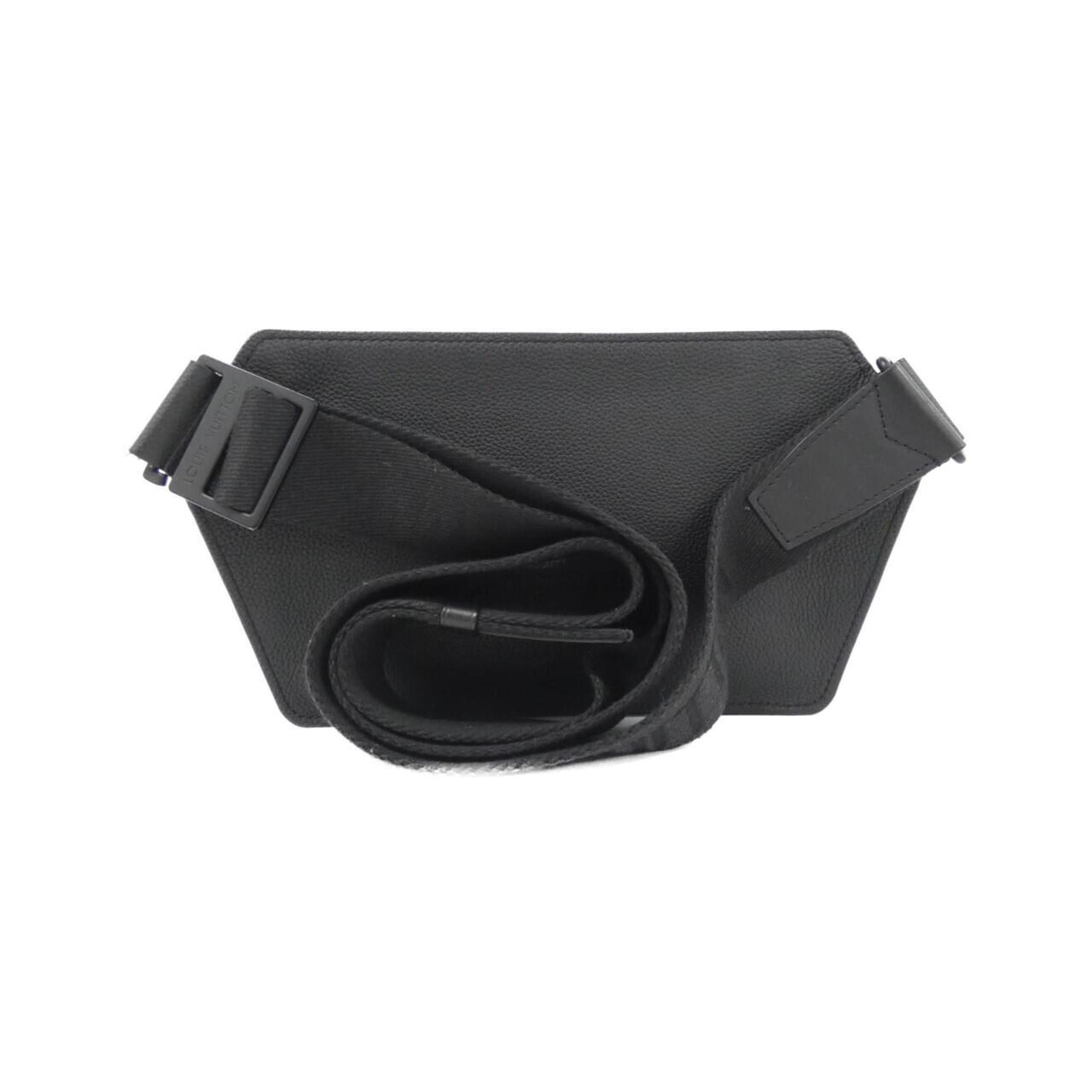 Louis Vuitton Black Leather Shoulder Bag (Pre-Owned)