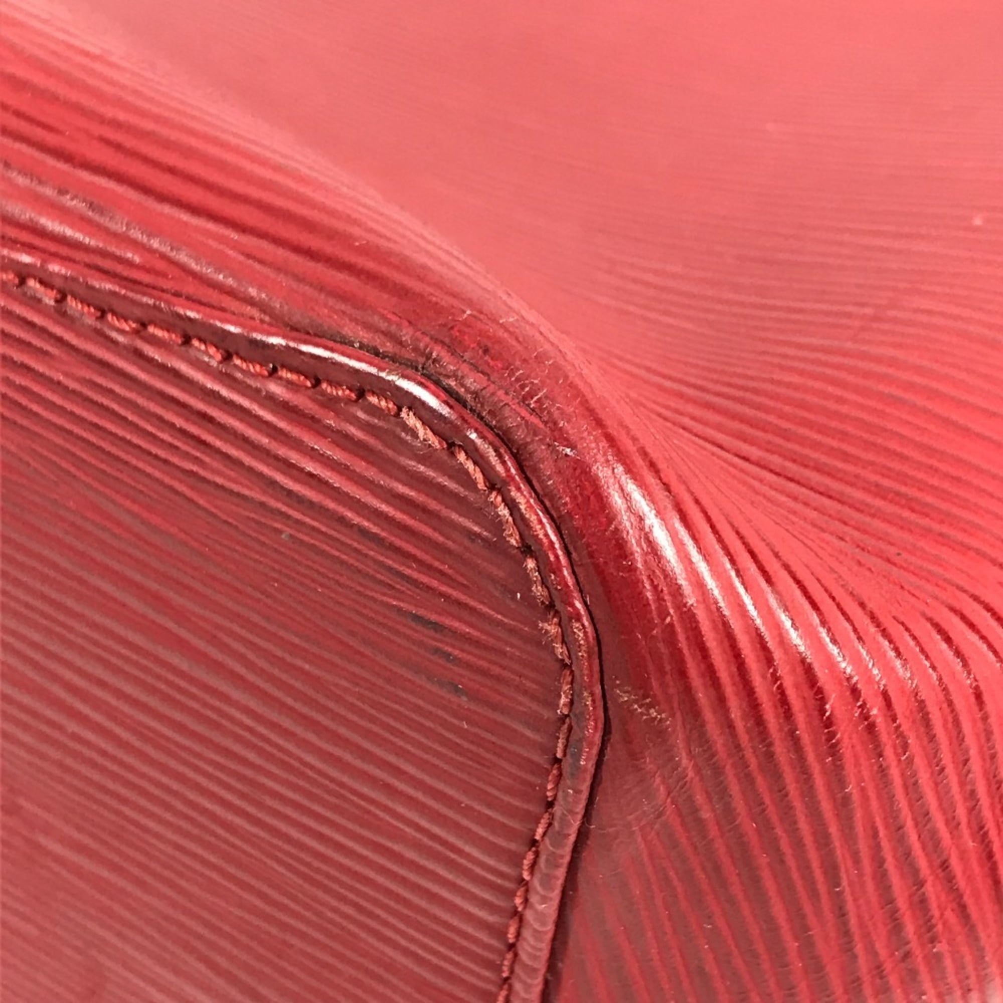 Louis Vuitton Red Color Epi Leather Shoulder Bag (Pre-Owned)