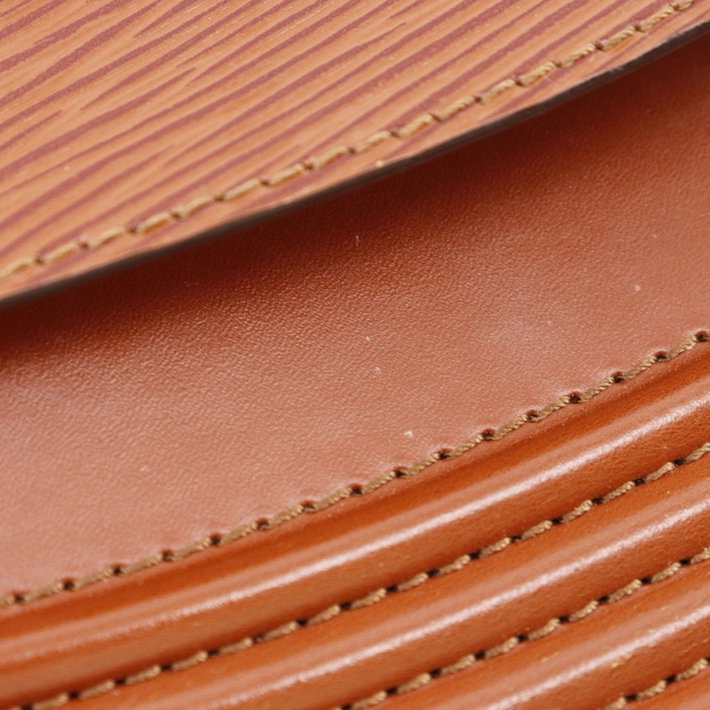 Louis Vuitton Brown Epi Leather Shoulder Bag (Pre-Owned)