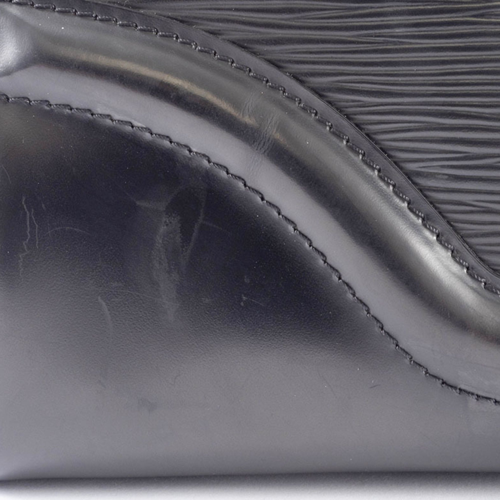 Louis Vuitton Noir Epi Leather Handbag (Pre-Owned)
