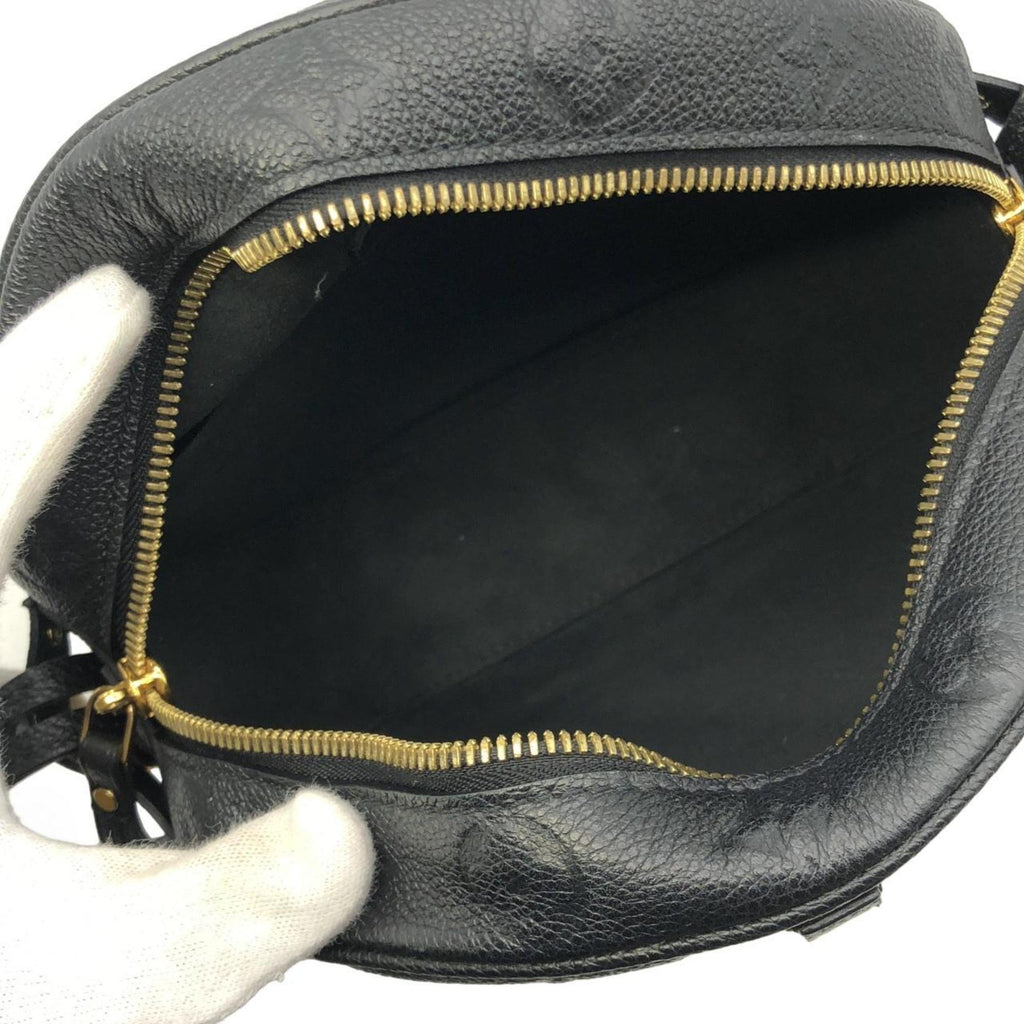 Louis Vuitton Black Leather Shoulder Bag (Pre-Owned)