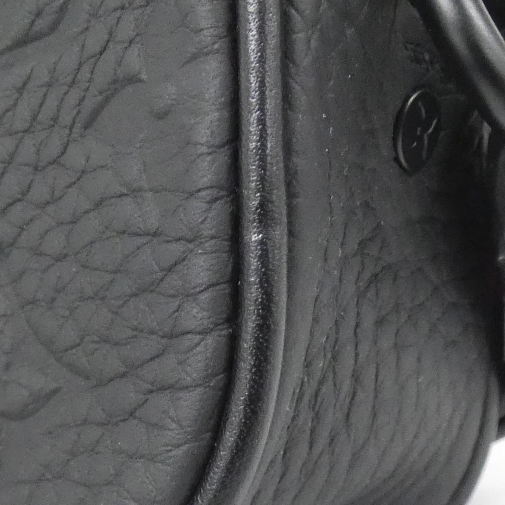 Louis Vuitton Black Leather Handbag Pochette (Pre-Owned)