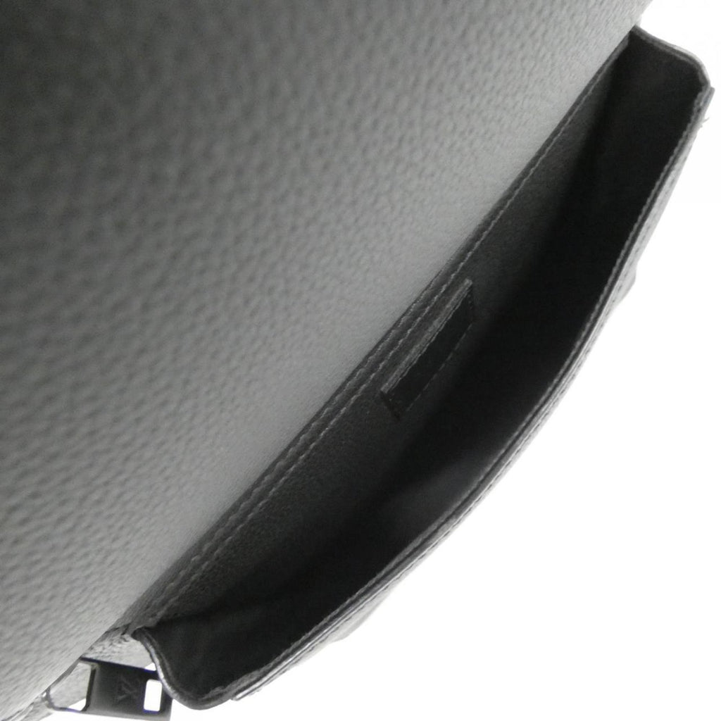 Louis Vuitton Black Leather Shoulder Bag (Pre-Owned)