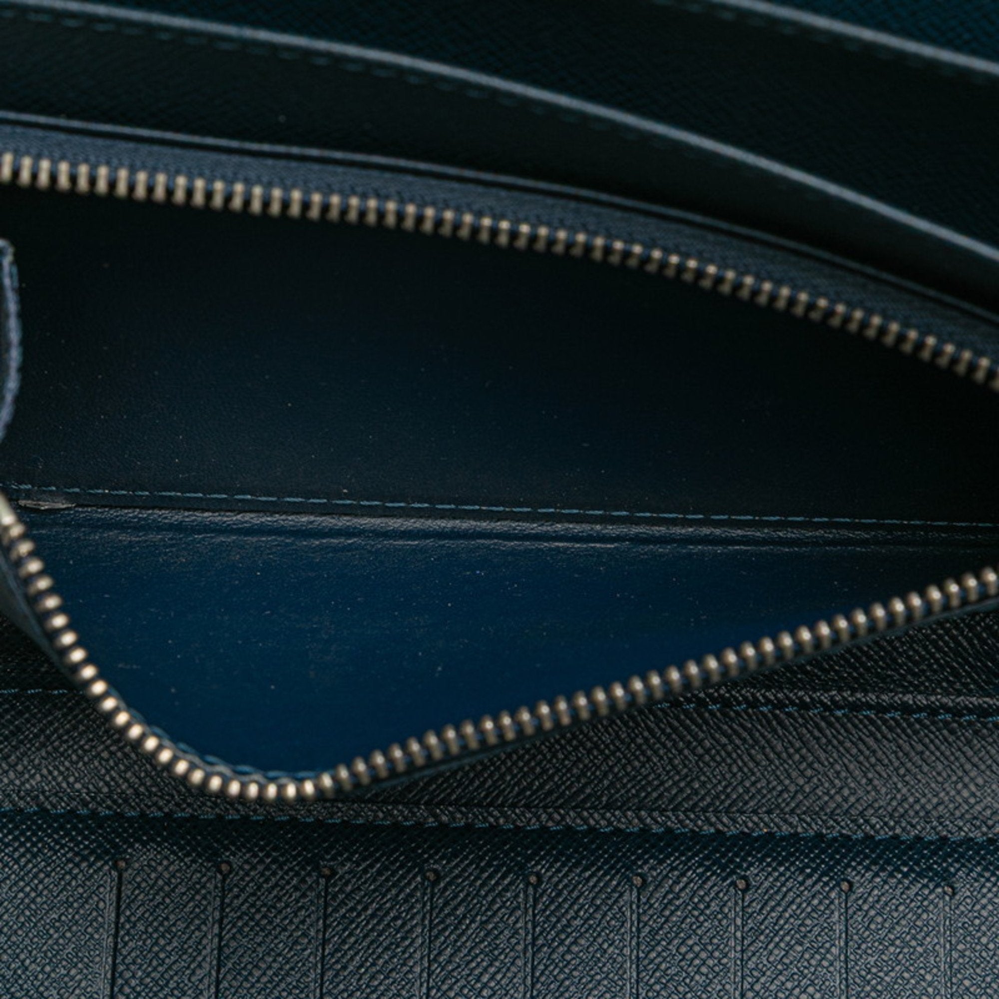 Louis Vuitton Navy Ocean Leather Long Wallet (Bi-Fold) (Pre-Owned)