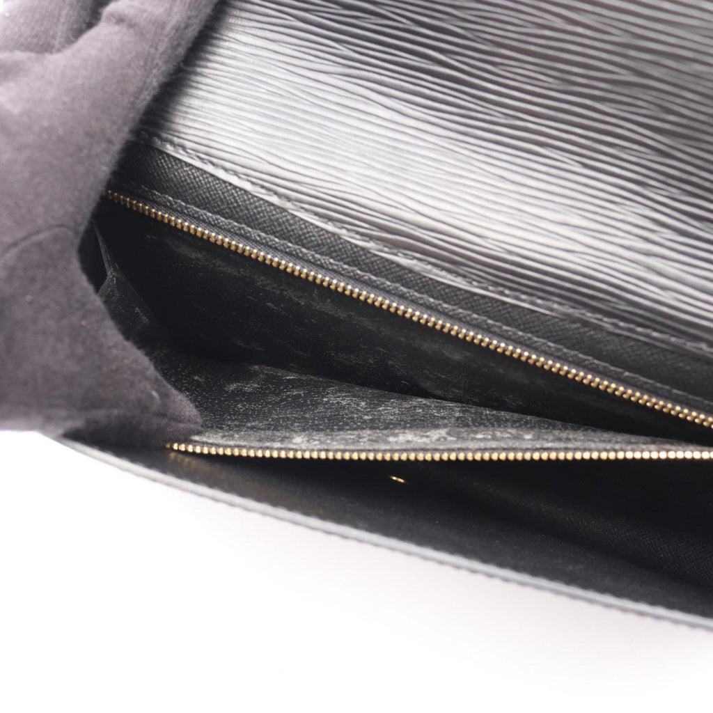 Louis Vuitton Black Noir Epi Leather Clutch Bag (Pre-Owned)