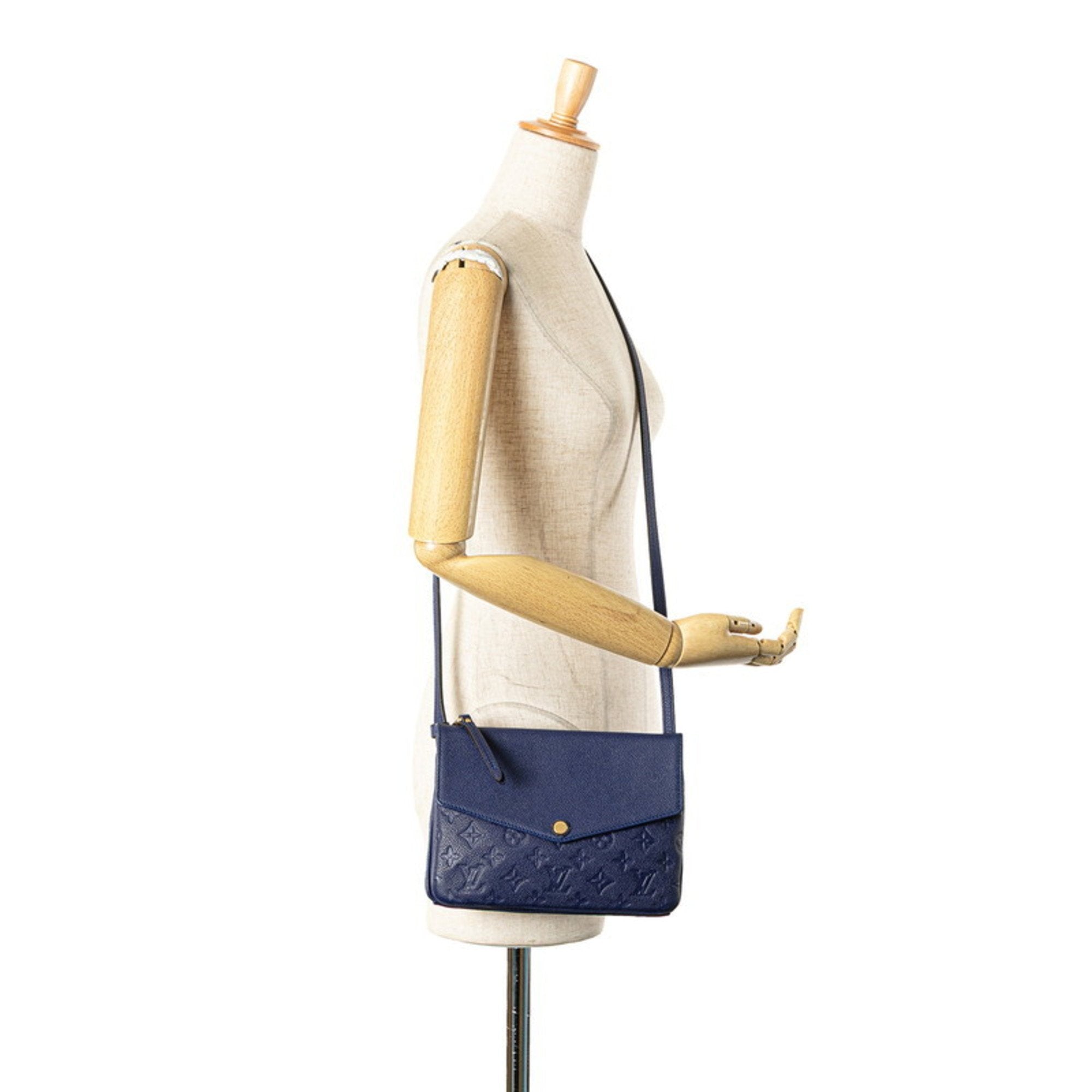 Louis Vuitton Blue Leather Shoulder Bag (Pre-Owned)