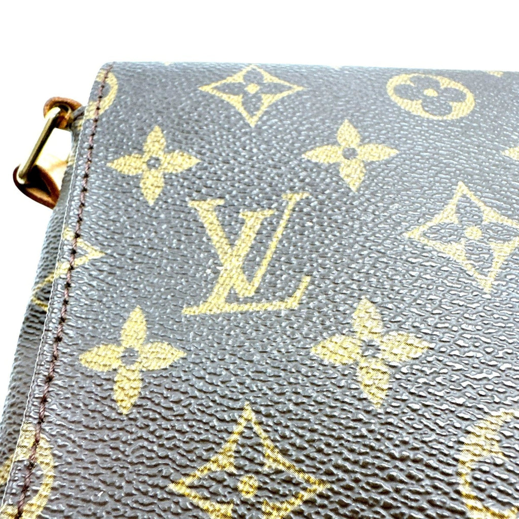 Louis Vuitton Brown Monogram Canvas Shoulder Bag (Pre-Owned)