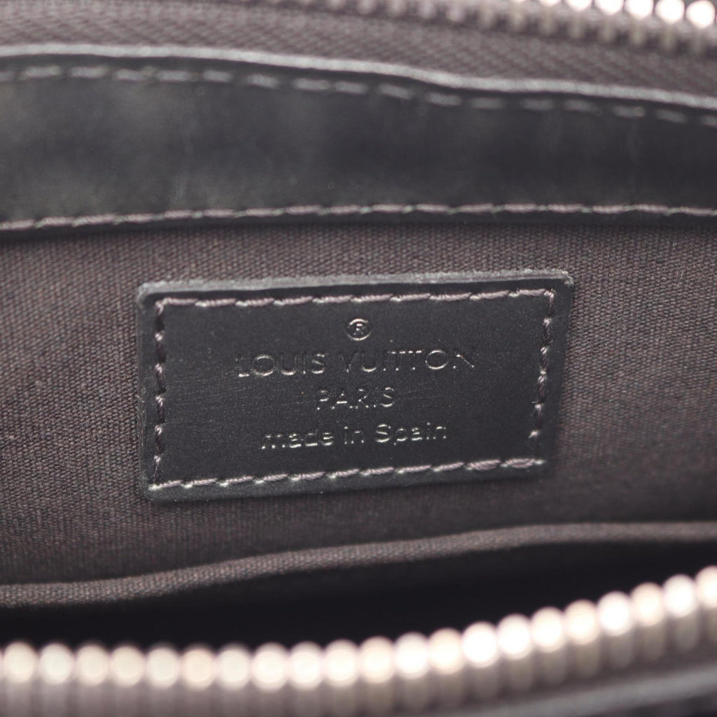 Louis Vuitton Black Leather Shoulder Bag (Pre-Owned)