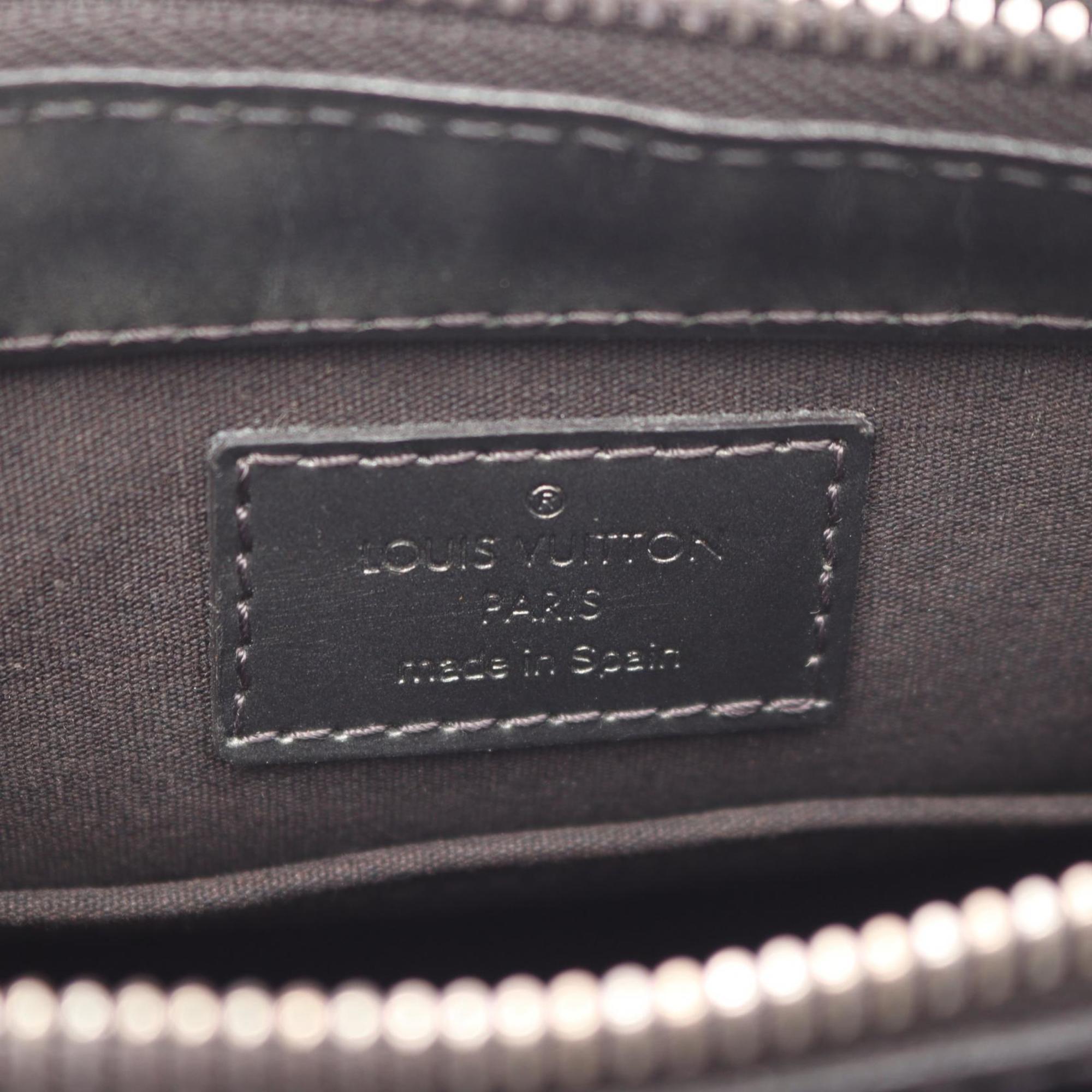 Louis Vuitton Black Leather Shoulder Bag (Pre-Owned)
