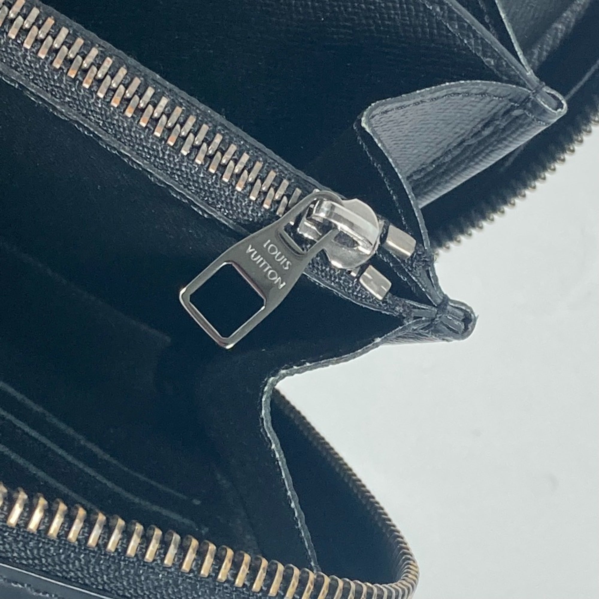 Louis Vuitton Monogram Eclipse Black Monogram Eclipse Long Wallet (Bi-Fold) (Pre-Owned)