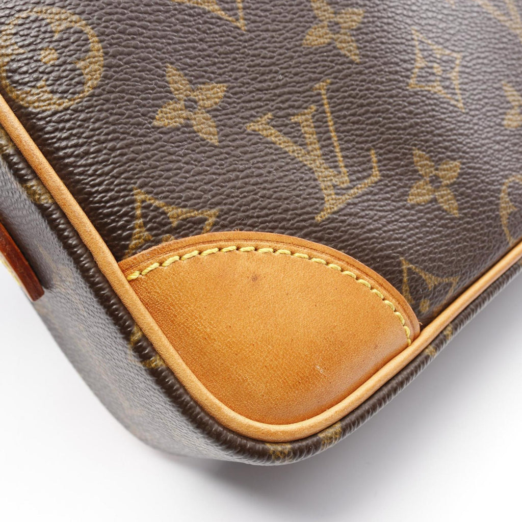 Louis Vuitton Brown Coated Canvas Shoulder Bag (Pre-Owned)