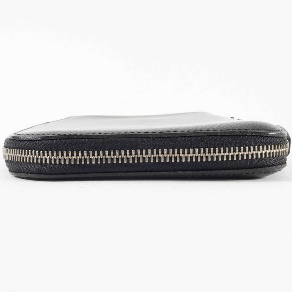 Louis Vuitton Black Taiga Leather Leather Long Bill Wallet (Bi-Fold) (Pre-Owned)
