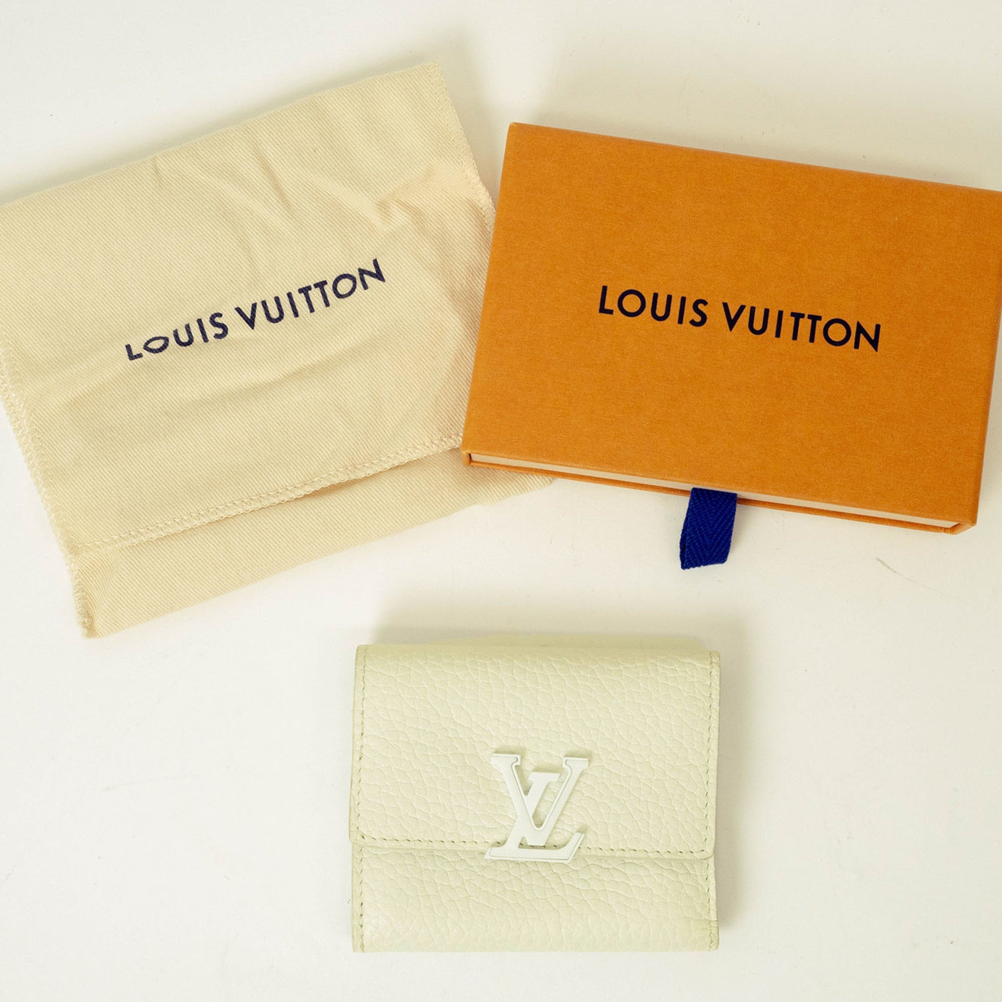 Louis Vuitton Leather Wallet (Tri-Fold) (Pre-Owned)
