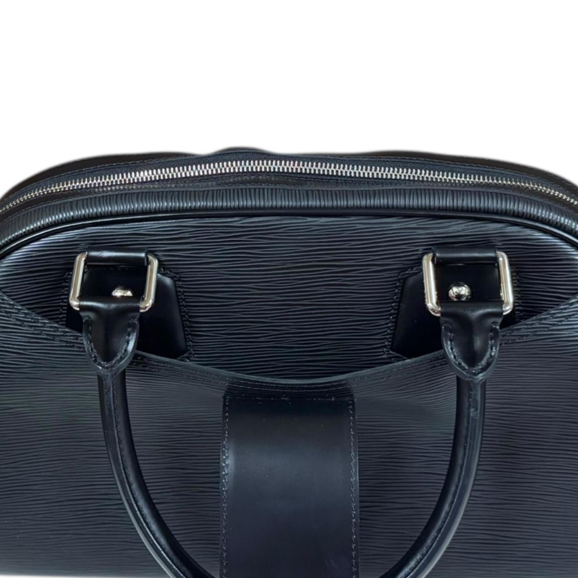 Louis Vuitton Black Epi Leather Handbag (Pre-Owned)