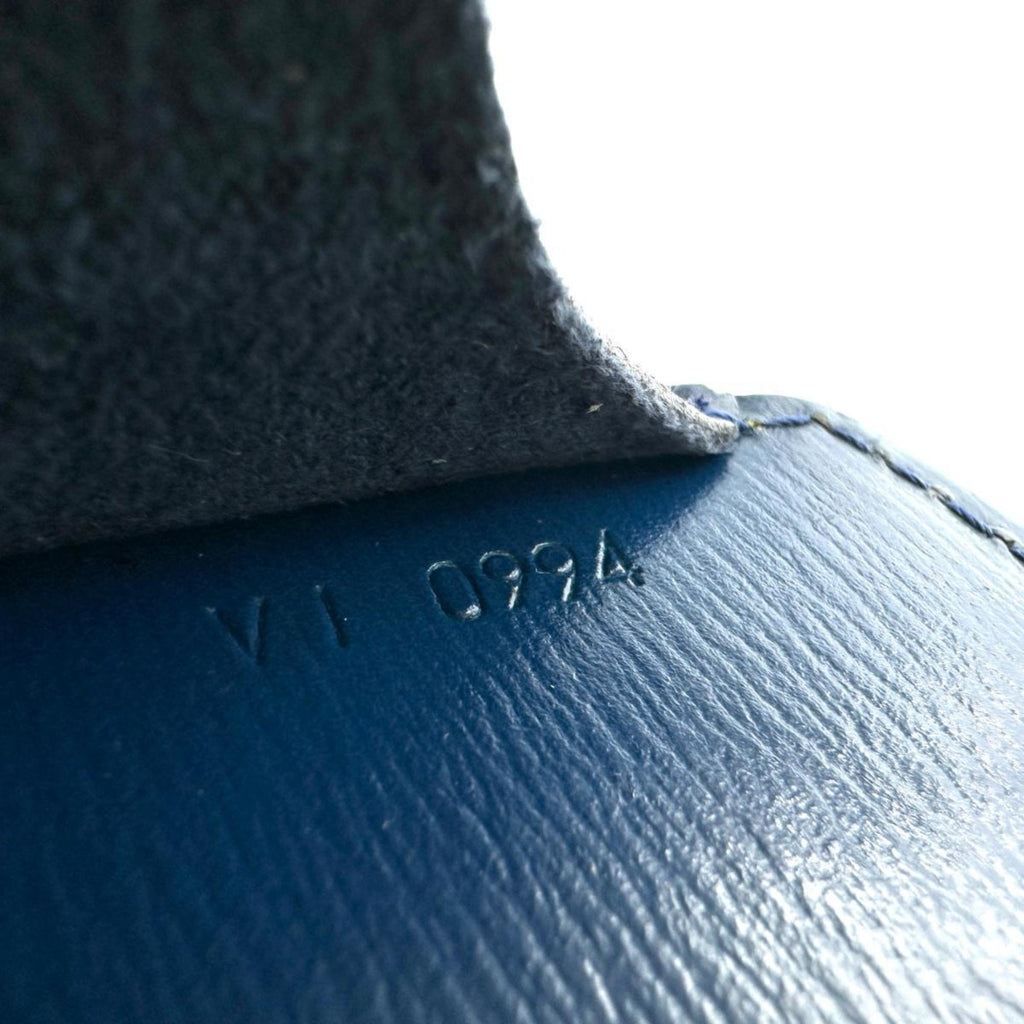 Louis Vuitton Blue Epi Leather Shoulder Bag (Pre-Owned)
