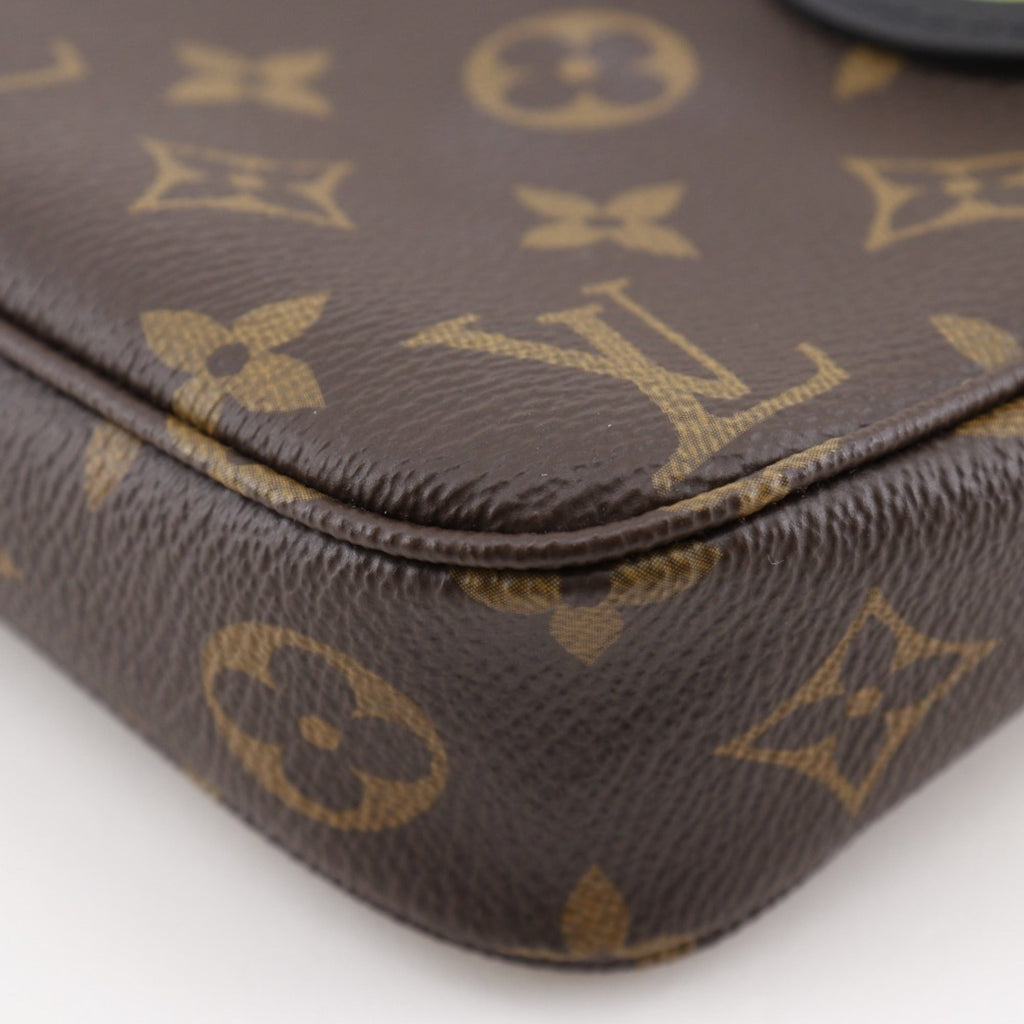 Louis Vuitton Brown Monogram Canvas Pochette Shoulder Bag (Pre-Owned)