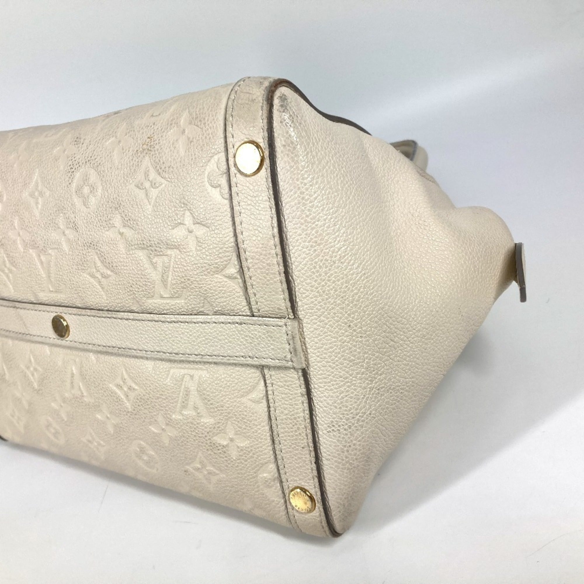 Louis Vuitton Monogram Empreinte Neige White Monogram Empreinte Handbag Tote Bag (Pre-Owned)