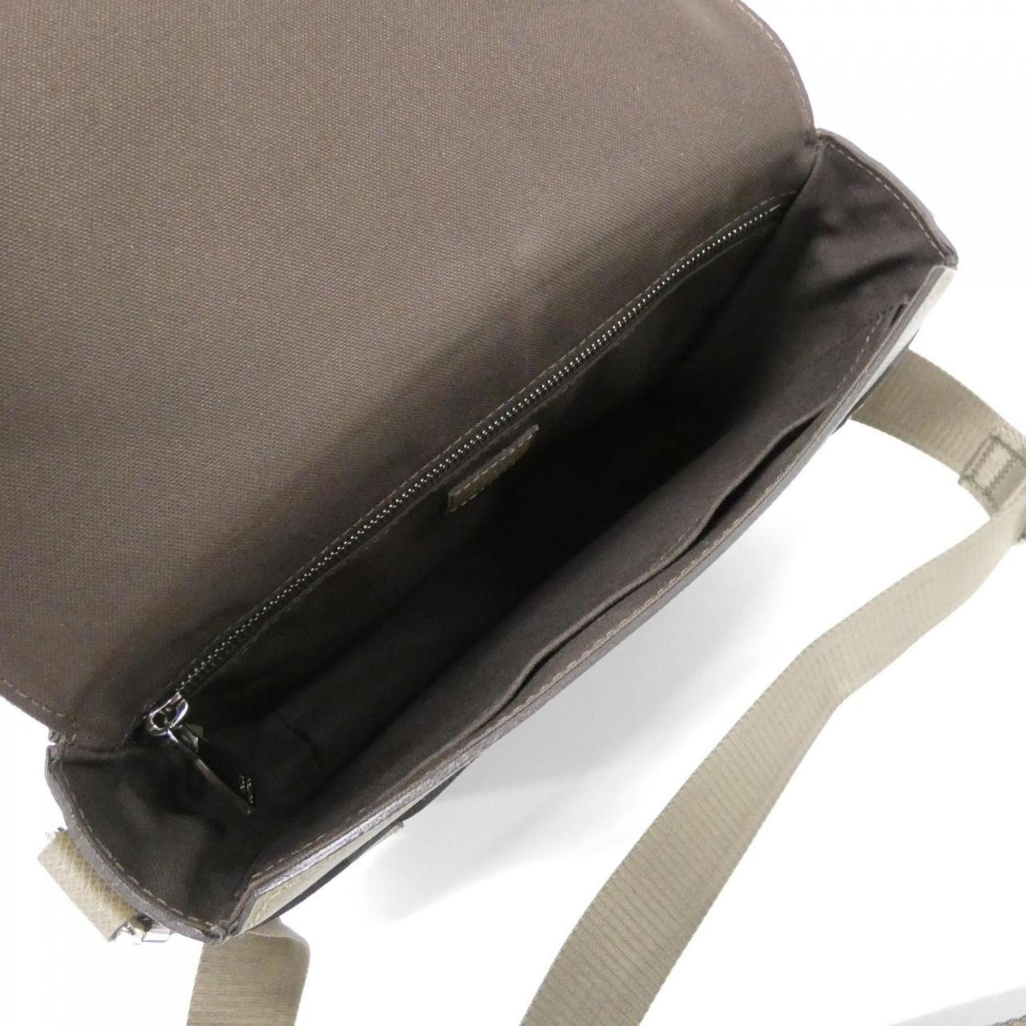 Louis Vuitton Taiga Aurore Leather Shoulder Bag (Pre-Owned)