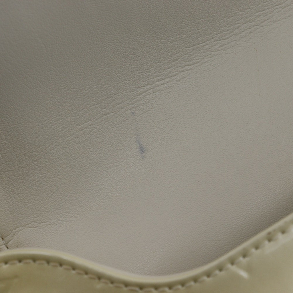 Louis Vuitton Off-White Pearl Monogram Vernis Shoulder Bag (Pre-Owned)