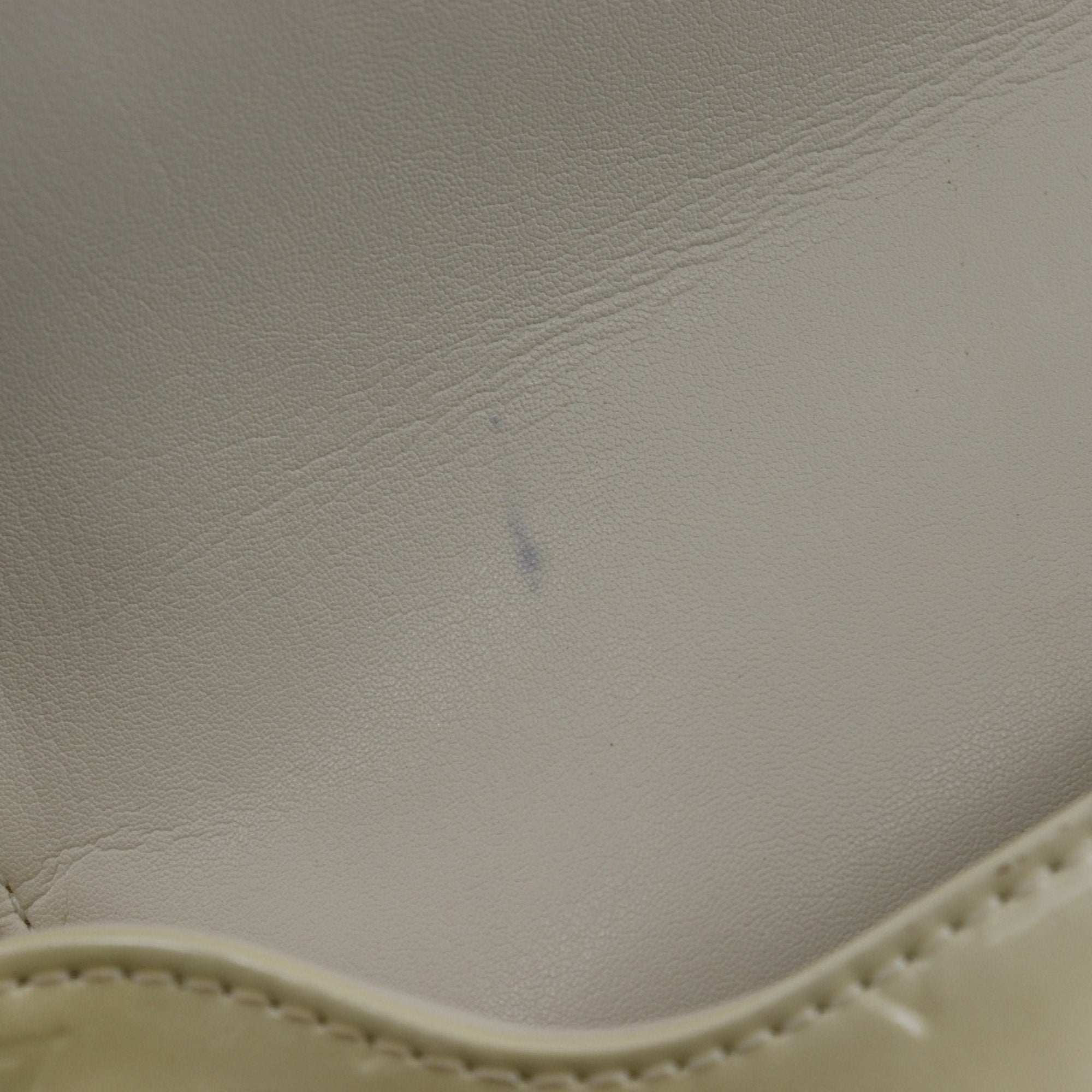 Louis Vuitton Off-White Pearl Monogram Vernis Shoulder Bag (Pre-Owned)