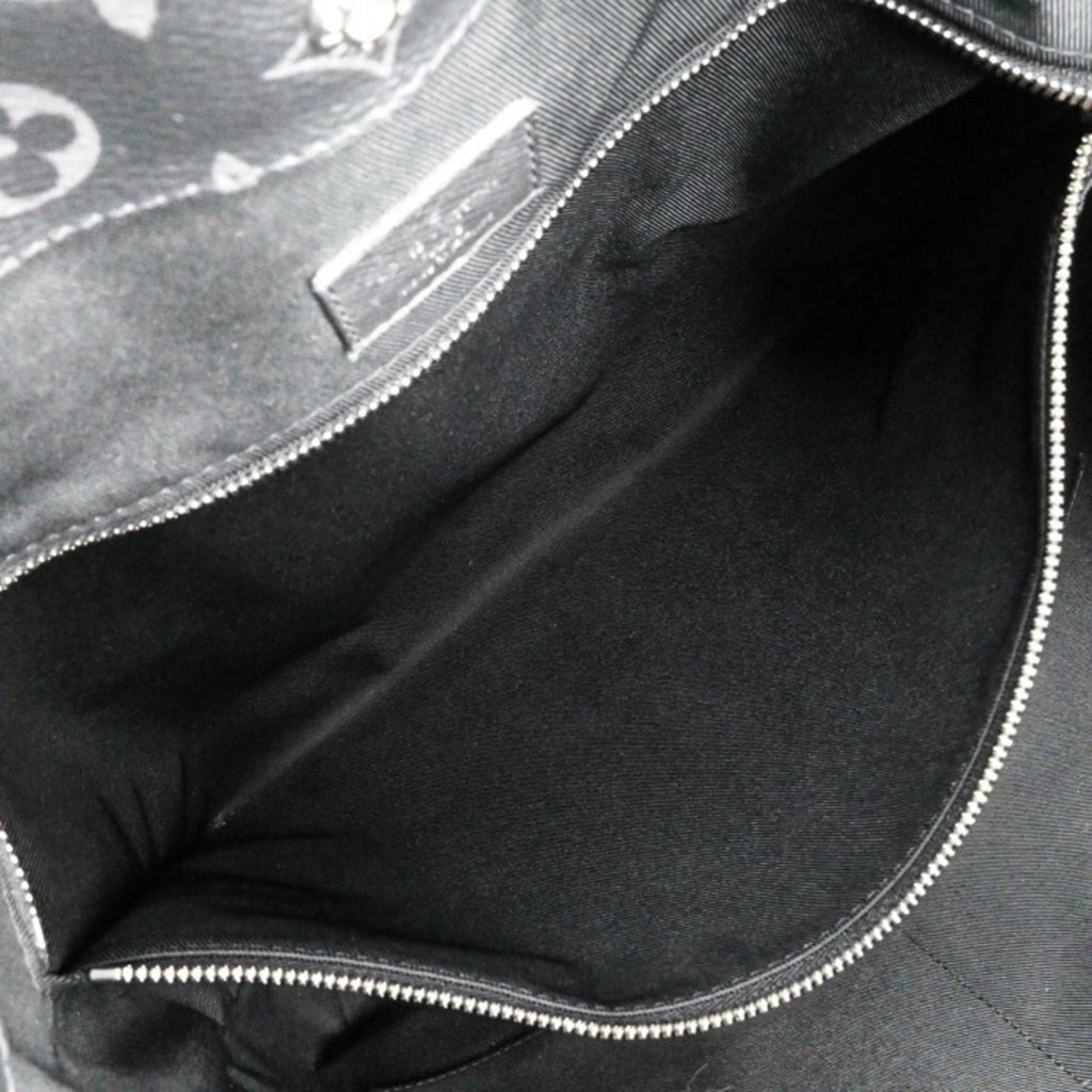 Louis Vuitton Black Noir Taigarama Handbag Shoulder Bag Tote Bag (Pre-Owned)