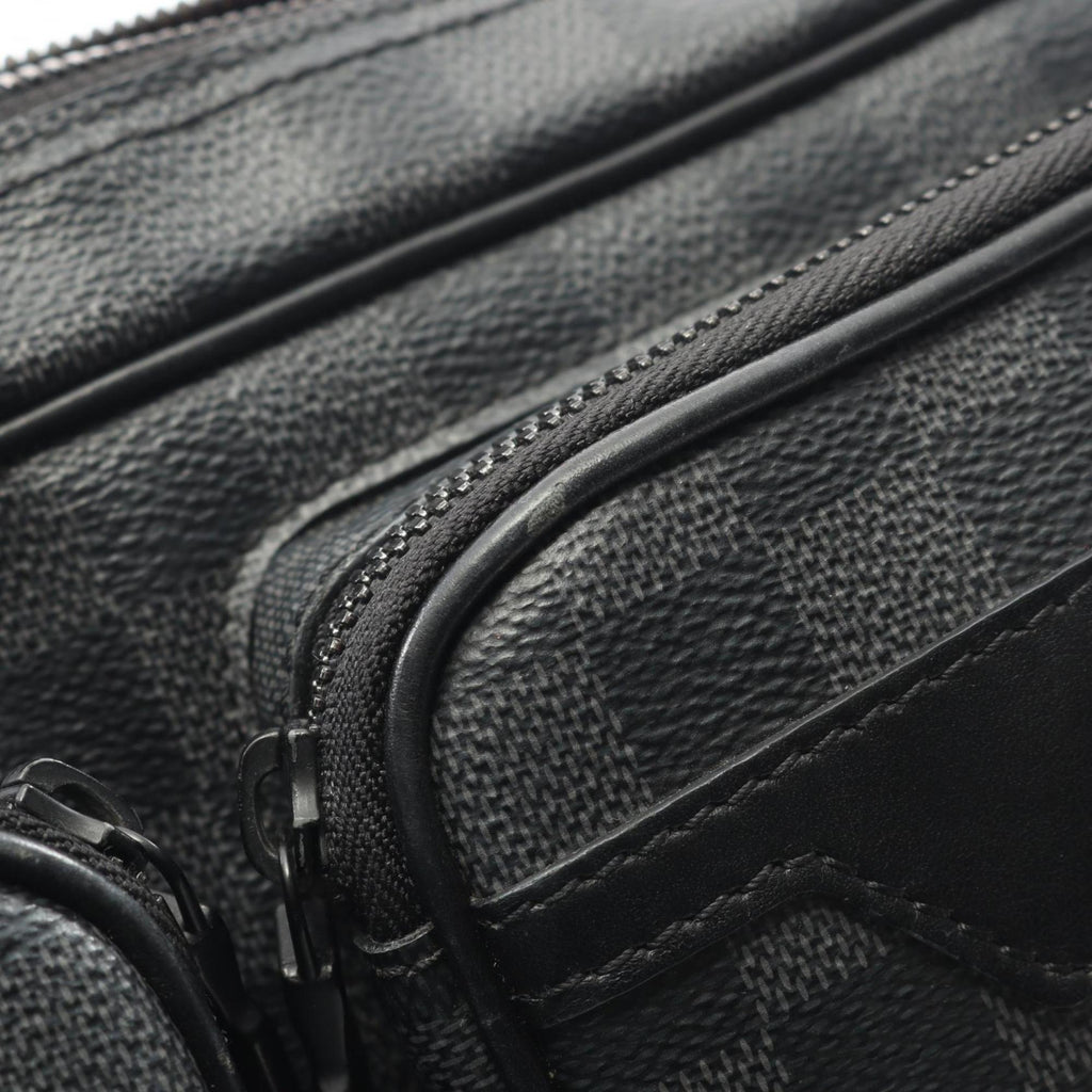 Louis Vuitton Gray Damier Graphite Leather Shoulder Bag (Pre-Owned)