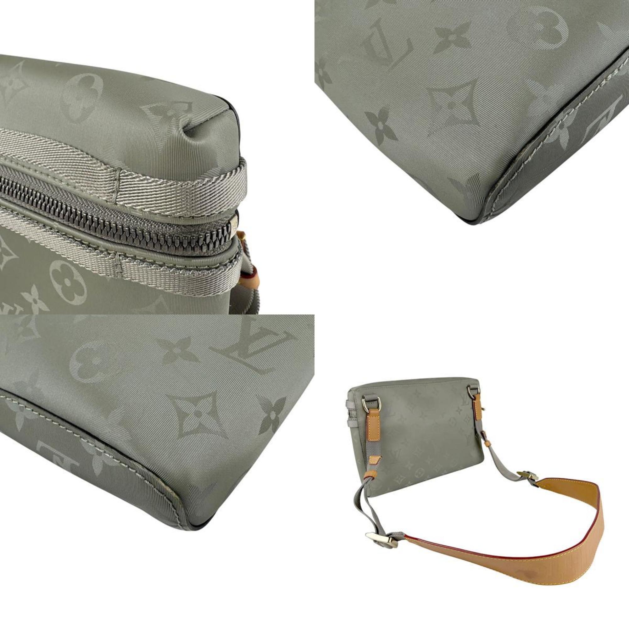 Louis Vuitton Gray Nylon Canvas Shoulder Bag (Pre-Owned)