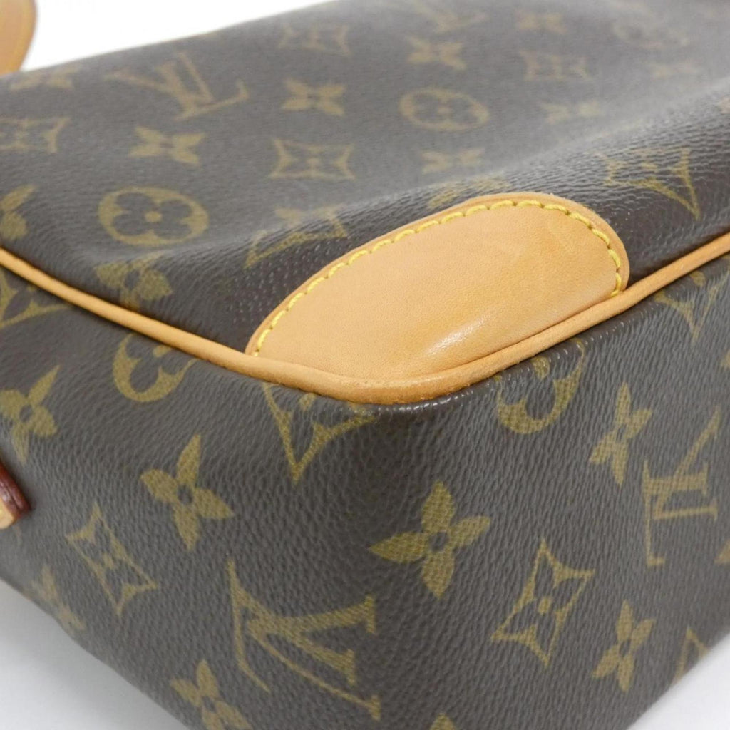 Louis Vuitton Brown Coated Canvas Shoulder Bag (Pre-Owned)