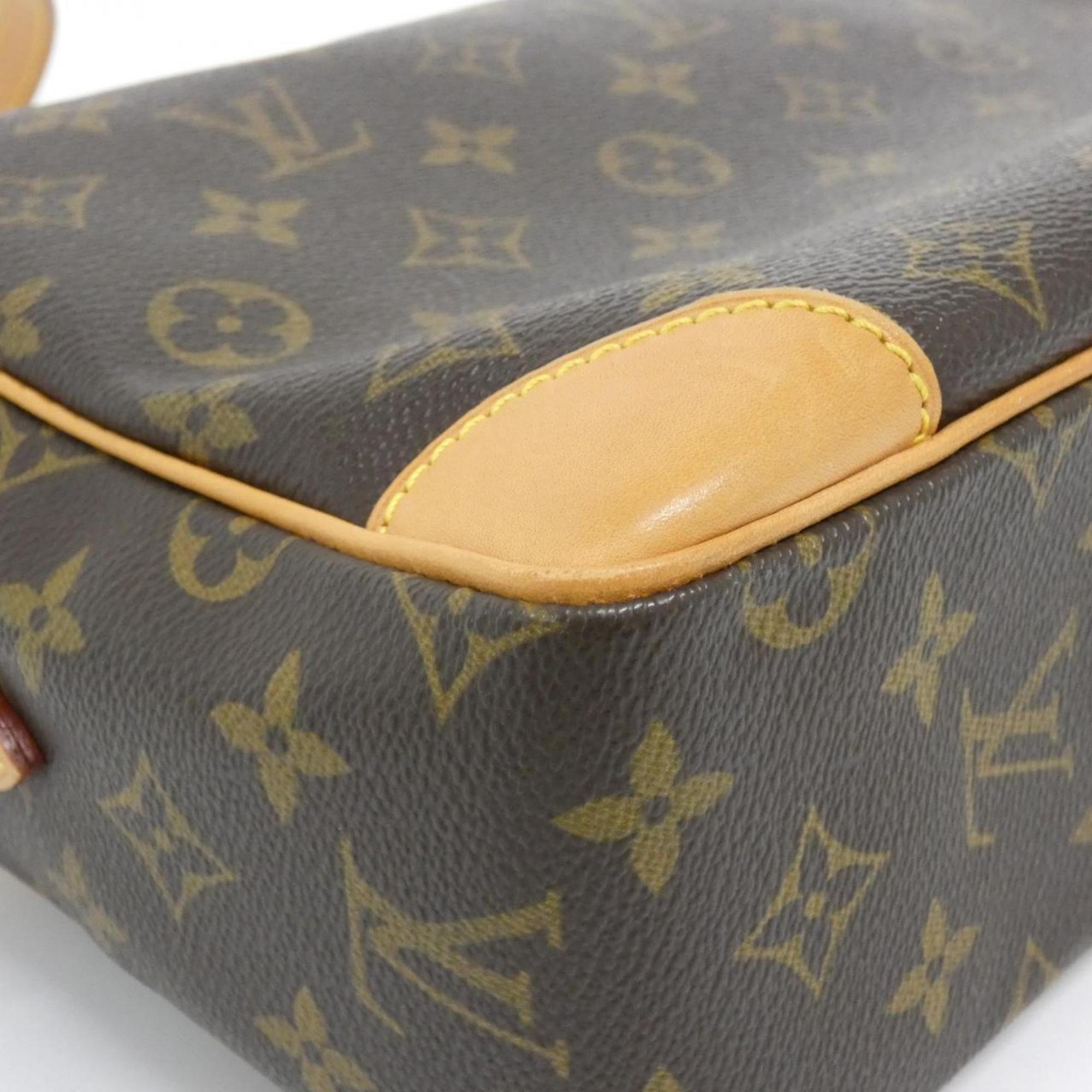 Louis Vuitton Brown Coated Canvas Shoulder Bag (Pre-Owned)