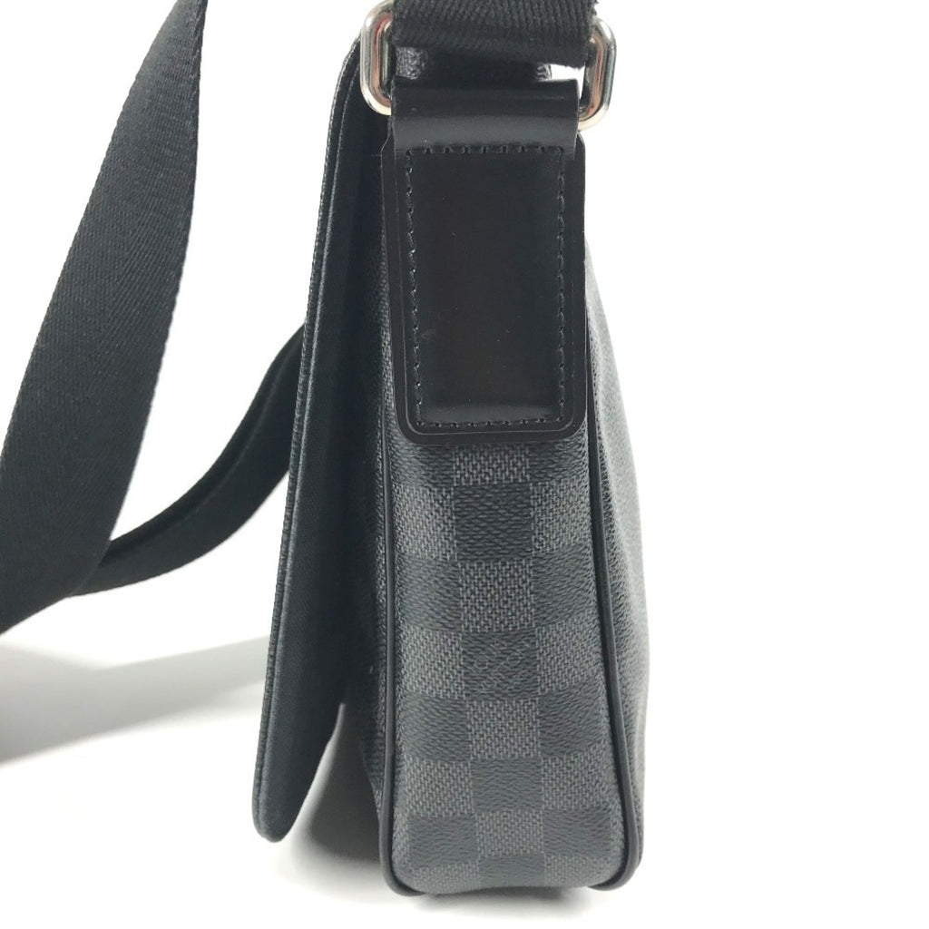 Louis Vuitton Black Damier Graphite Messenger Bag Shoulder Bag (Pre-Owned)