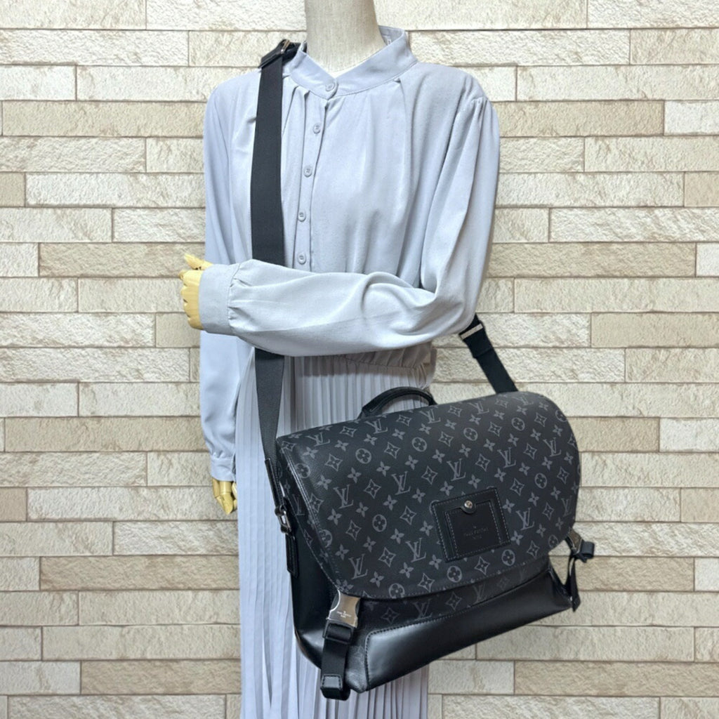 Louis Vuitton Black Gray Monogram Eclipse Shoulder Bag (Pre-Owned)